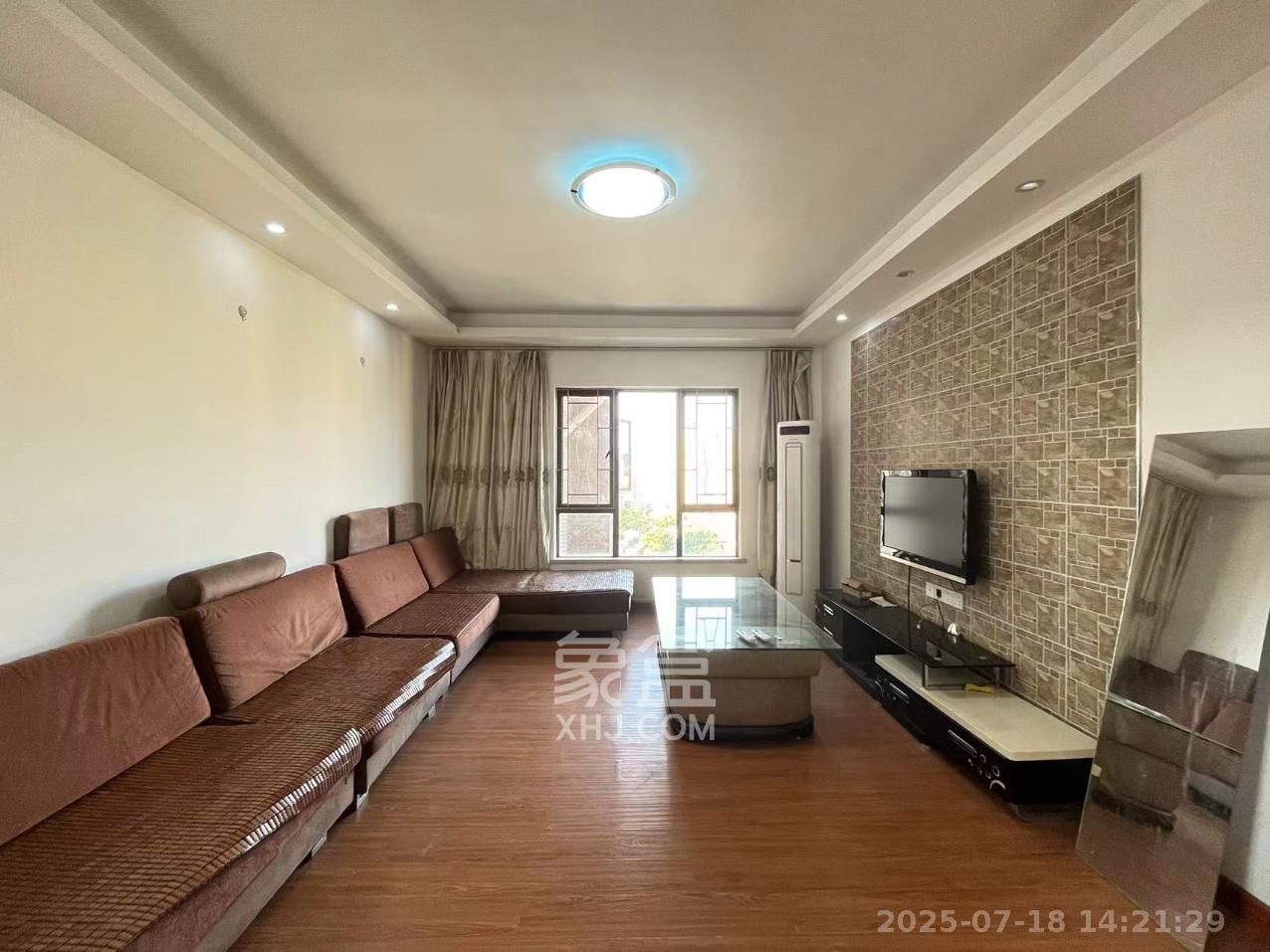 高信向日葵  2室2厅1卫    2500.0元/月 高信向日葵  2室2厅1卫    2500.0元/月室内图