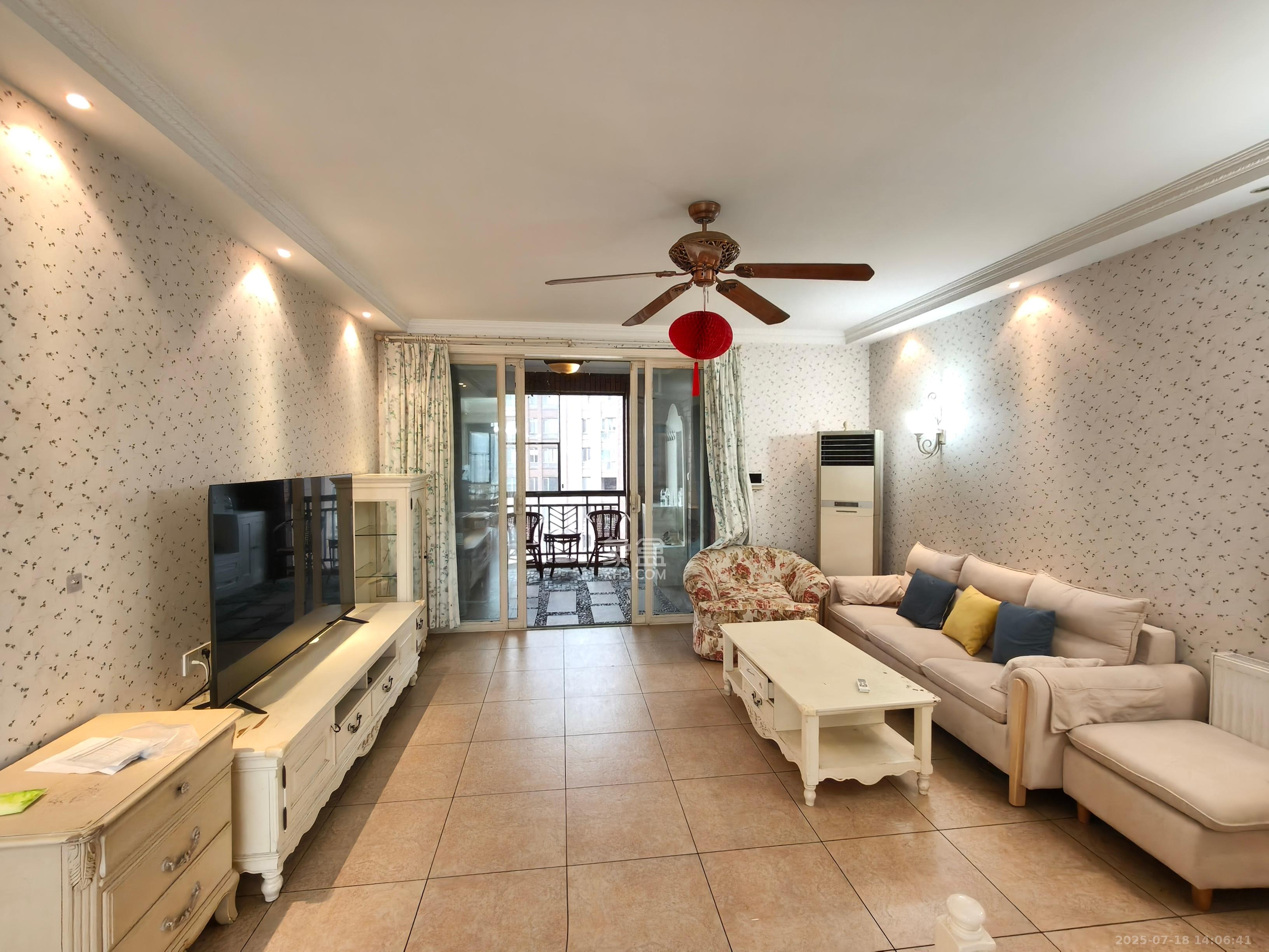 奥林匹克花园 3室2厅2卫 3400.0元/月 奥林匹克花园 3室2厅2卫 3400.0元/月室内图