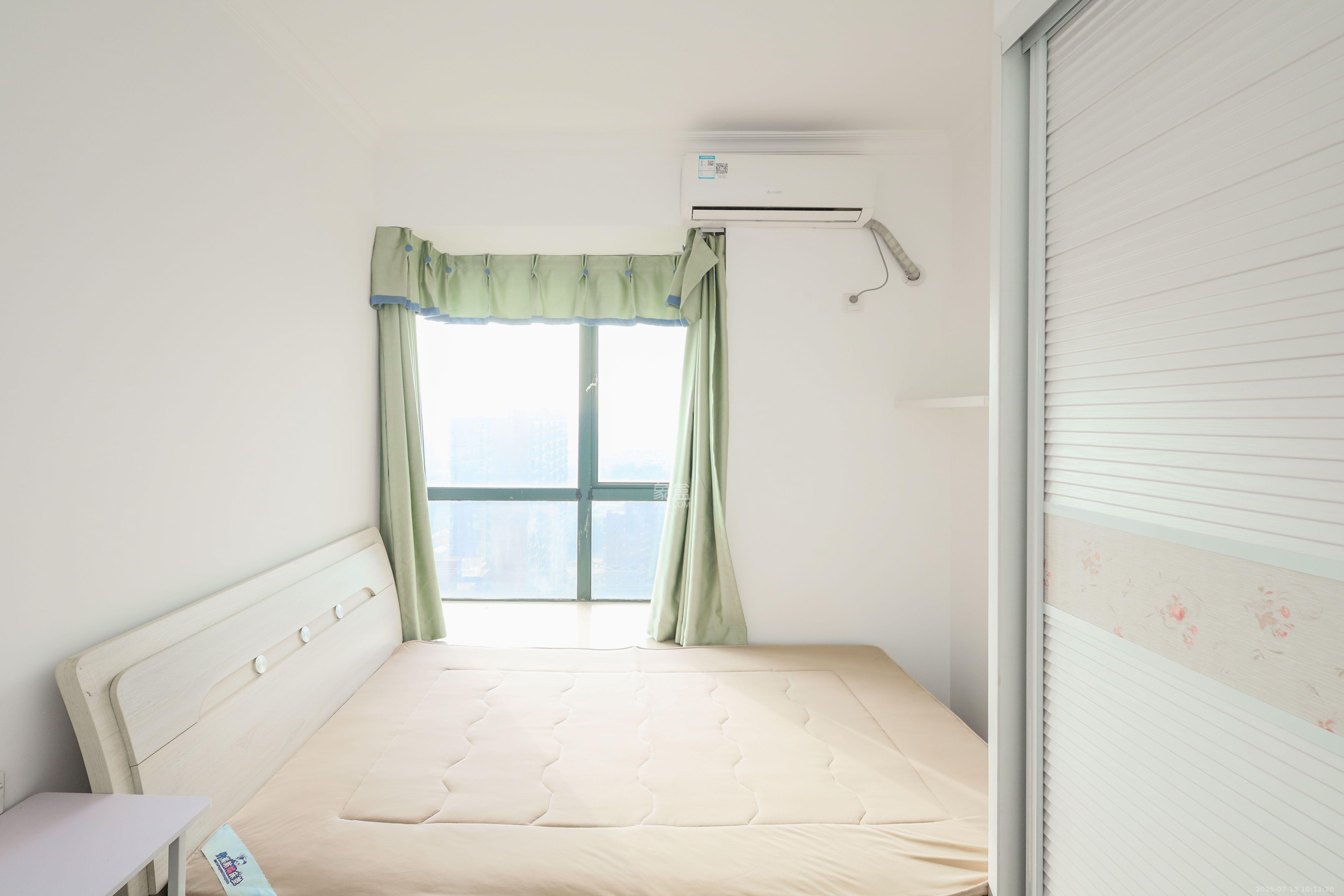 华美公寓(新猎鹰公寓)  3室2厅2卫    2100.0元/月 华美公寓(新猎鹰公寓)  3室2厅2卫    2100.0元/月室内图