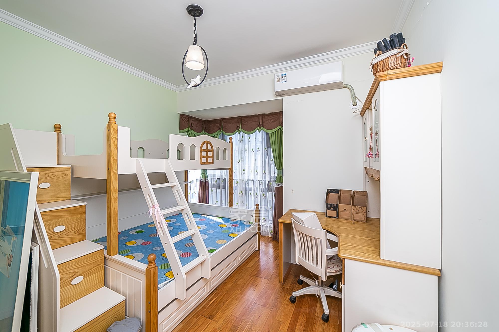 通用时代国际社区  3室2厅2卫    158.0万卧室