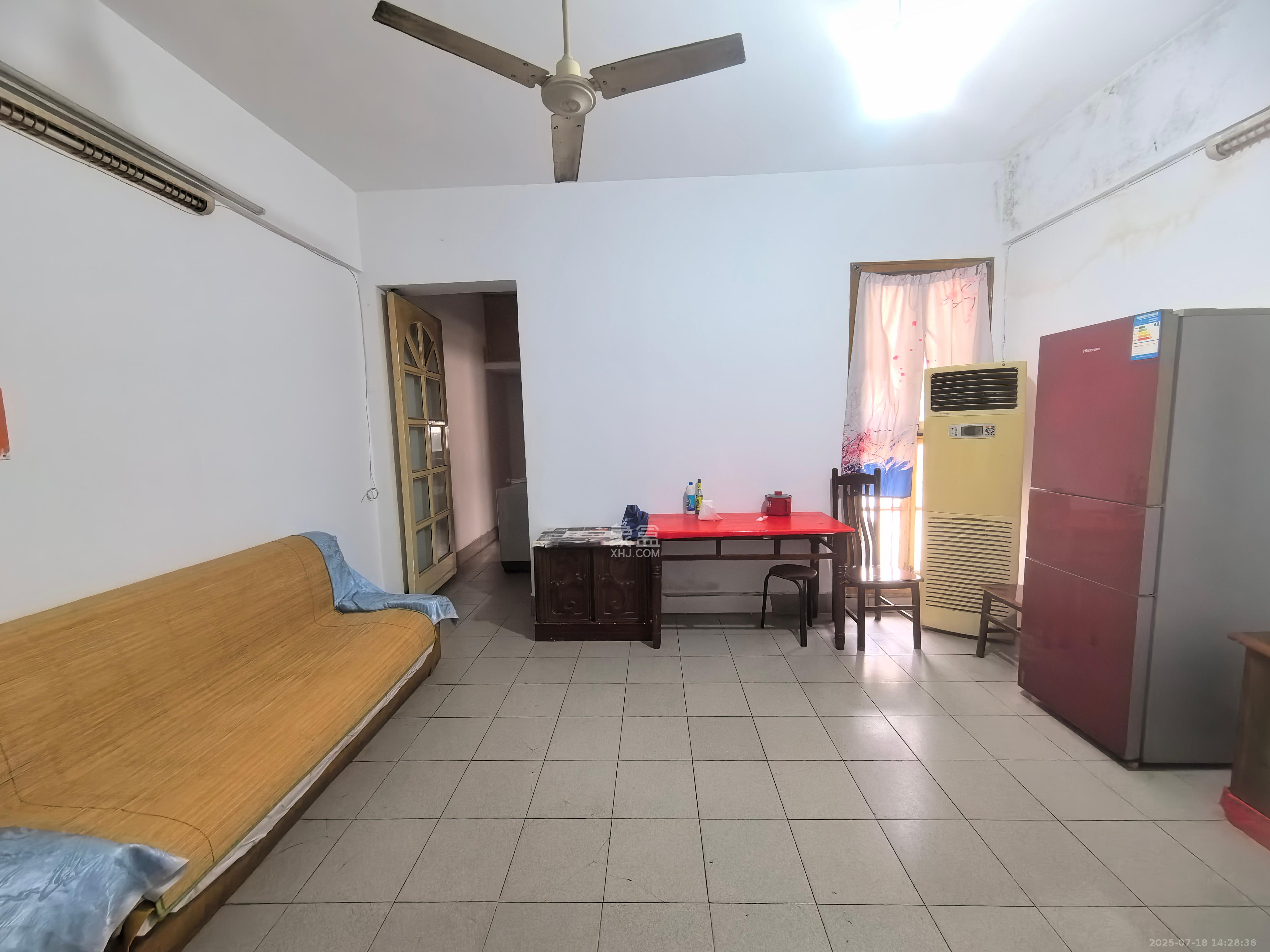 通泰街商居楼  2室1厅1卫    1500.0元/月 通泰街商居楼  2室1厅1卫    1500.0元/月室内图