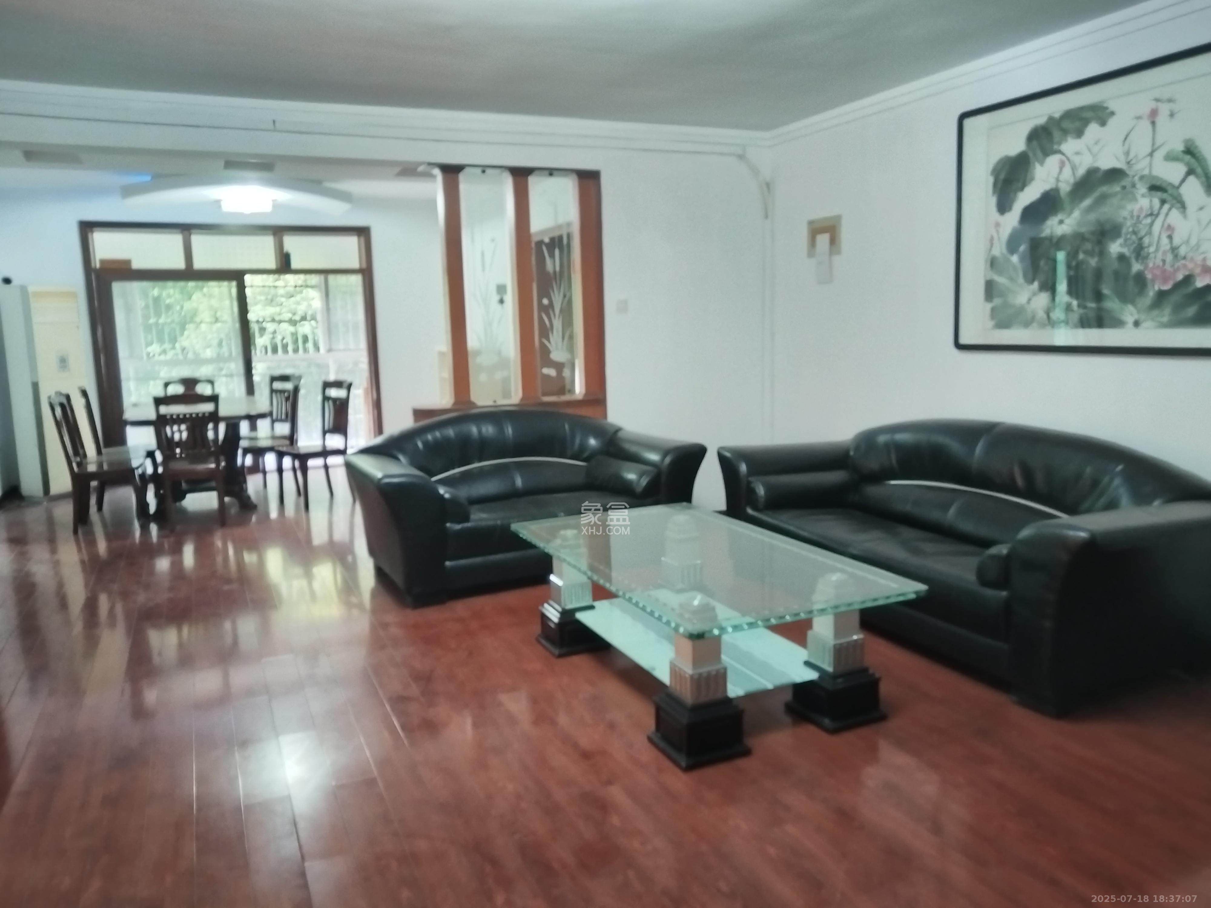 广厦新苑 4室2厅2卫 2800.0元/月 广厦新苑 4室2厅2卫 2800.0元/月室内图