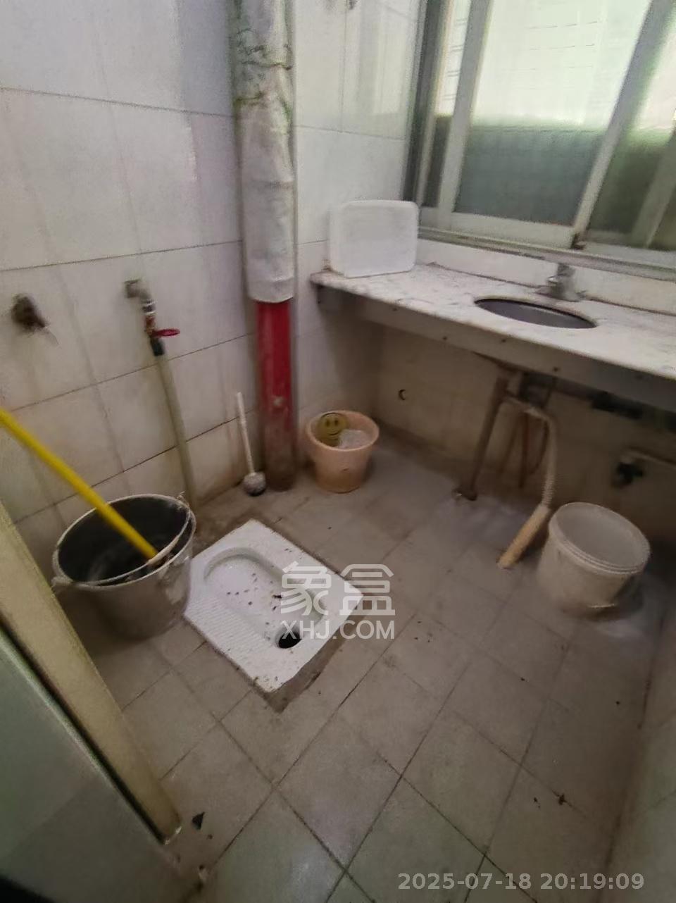 向韶村 1室0厅0卫 2000.0元/月 向韶村 1室0厅0卫 2000.0元/月室内图