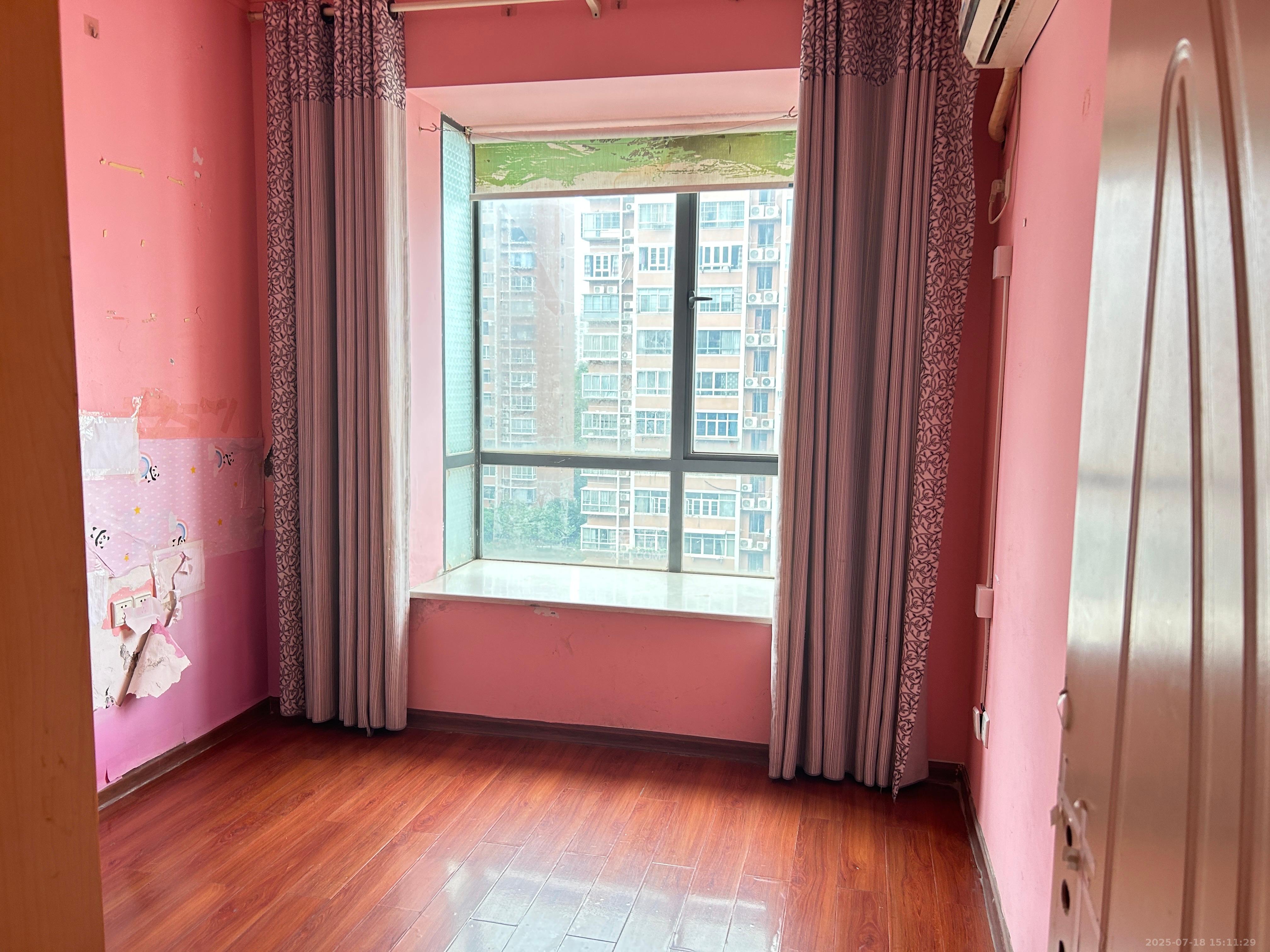 恒盛世家  3室2厅2卫    2200.0元/月室内图