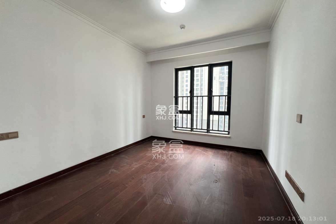 绿地长沙城际空间站(绿地新里佳苑) 1室0厅0卫 4500.0元/月 绿地长沙城际空间站(绿地新里佳苑) 1室0厅0卫 4500.0元/月室内图