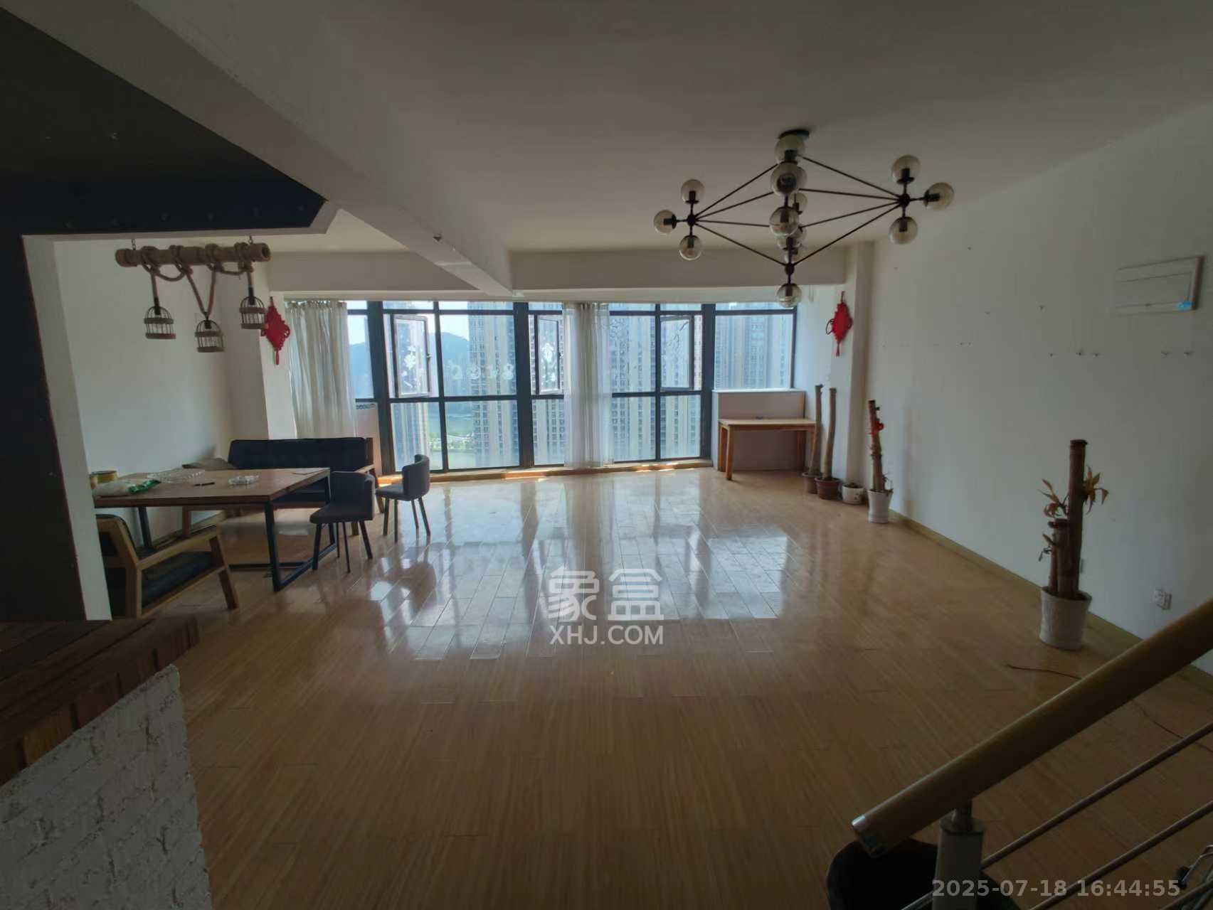 达美美立方  2室2厅1卫    6000.0元/月 达美美立方  2室2厅1卫    6000.0元/月室内图