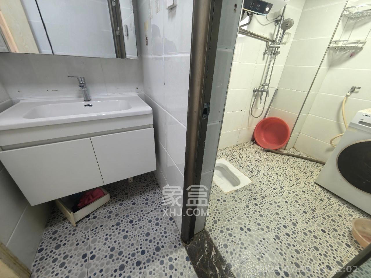 鸿基橄榄君庭  3室1厅1卫    2700.0元/月室内图