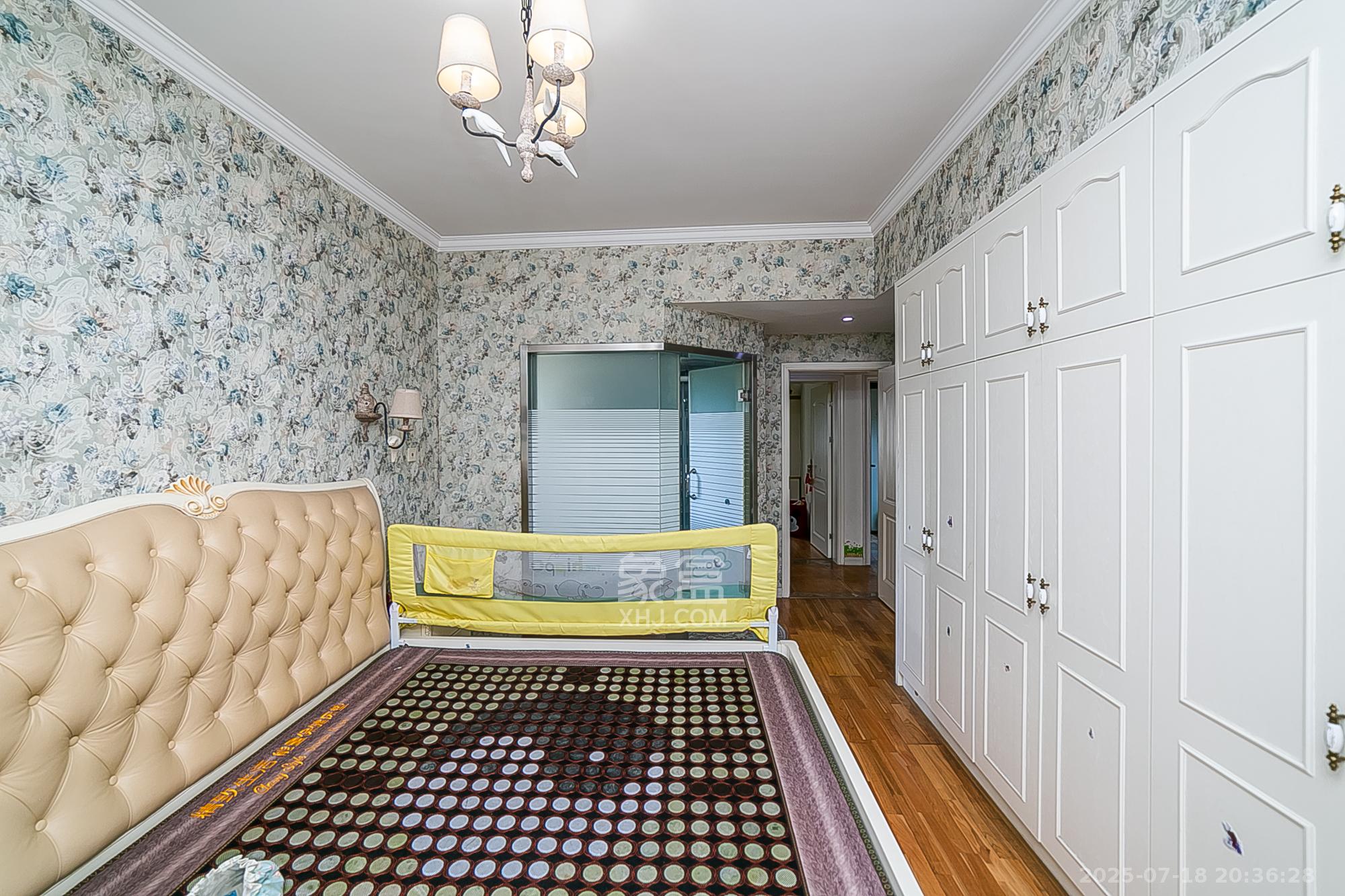 通用时代国际社区  3室2厅2卫    158.0万卧室