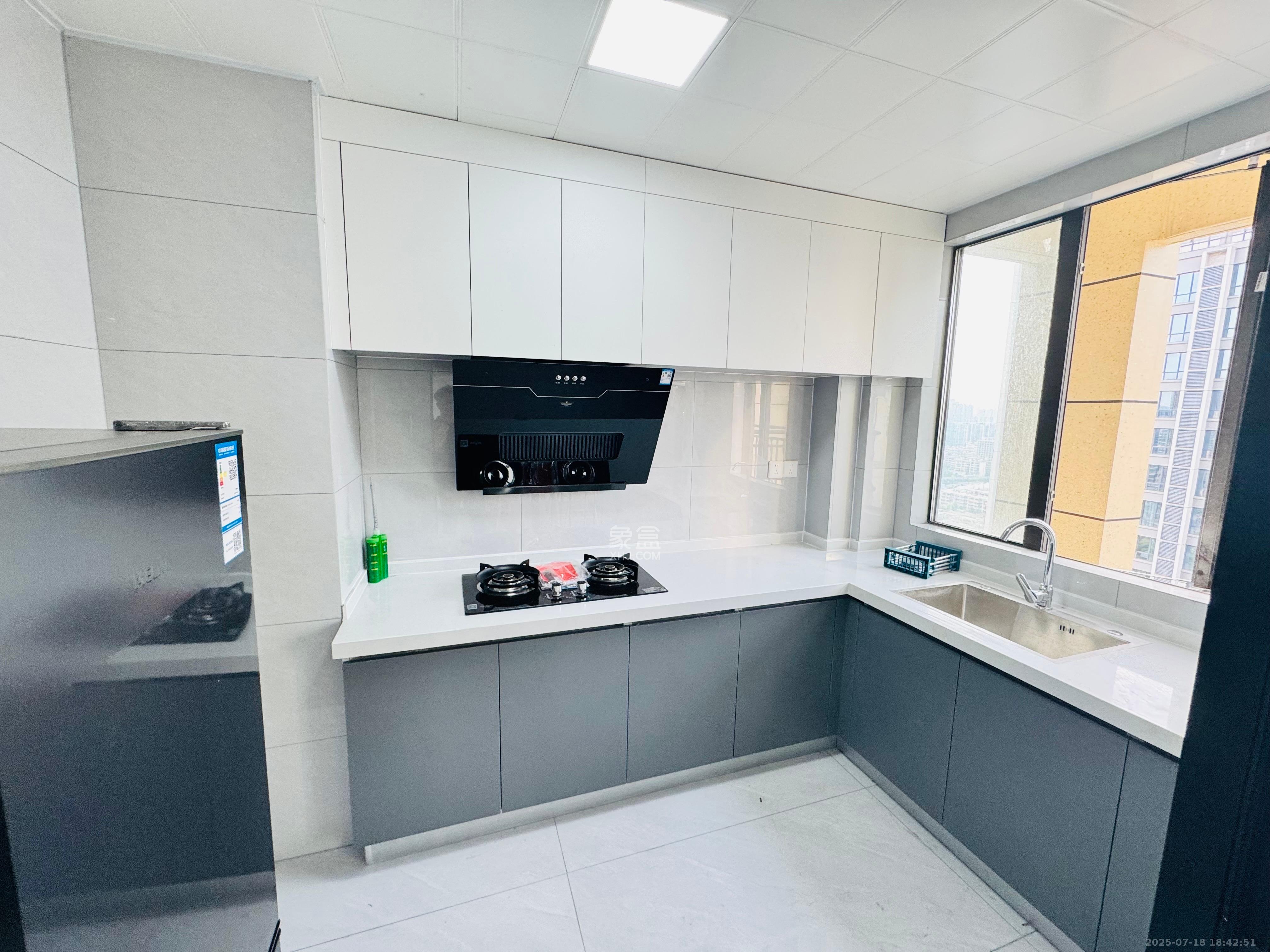 大都汇天悦(保利大都汇三期) 4室2厅2卫 3600.0元/月 大都汇天悦(保利大都汇三期) 4室2厅2卫 3600.0元/月室内图