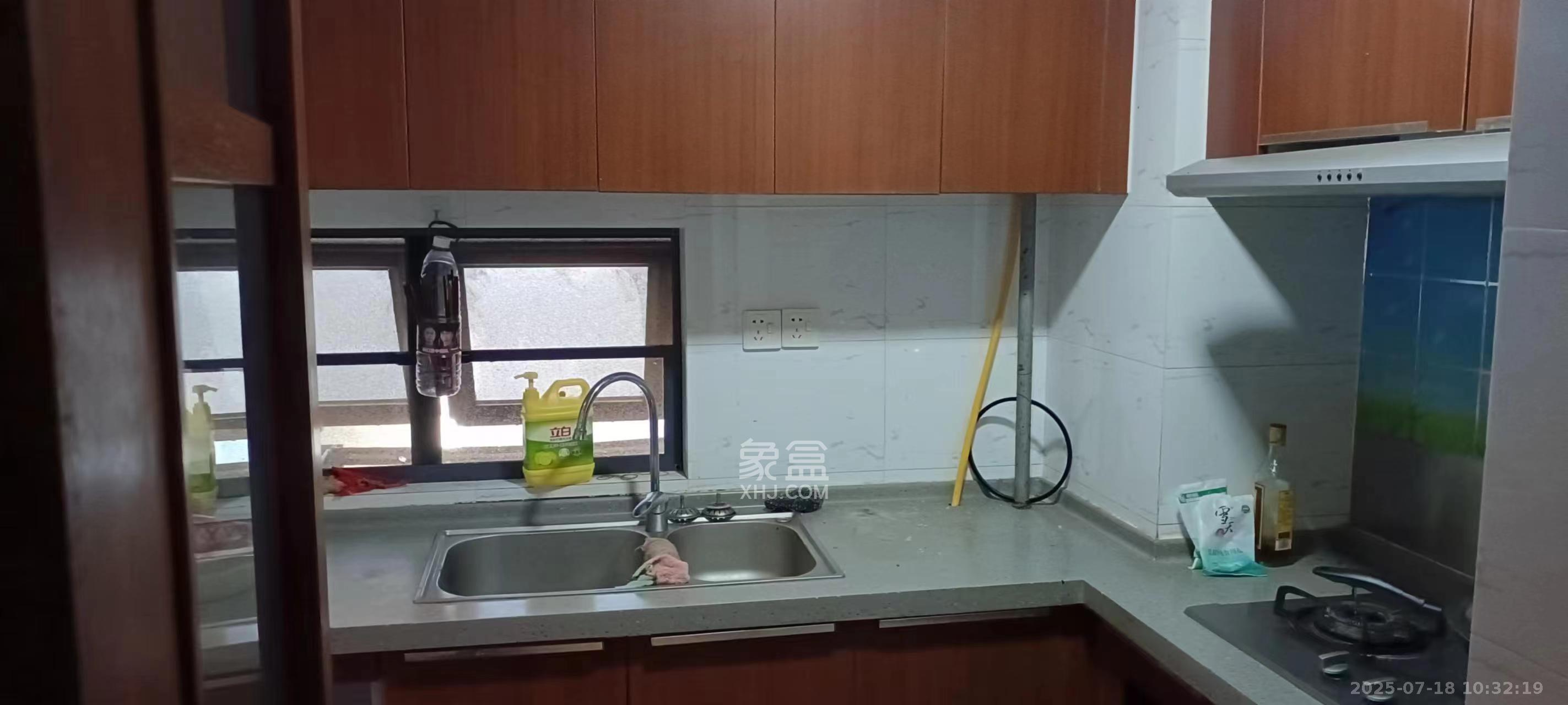 万科金域华府三四期  3室2厅1卫    2600.0元/月 万科金域华府三四期  3室2厅1卫    2600.0元/月室内图