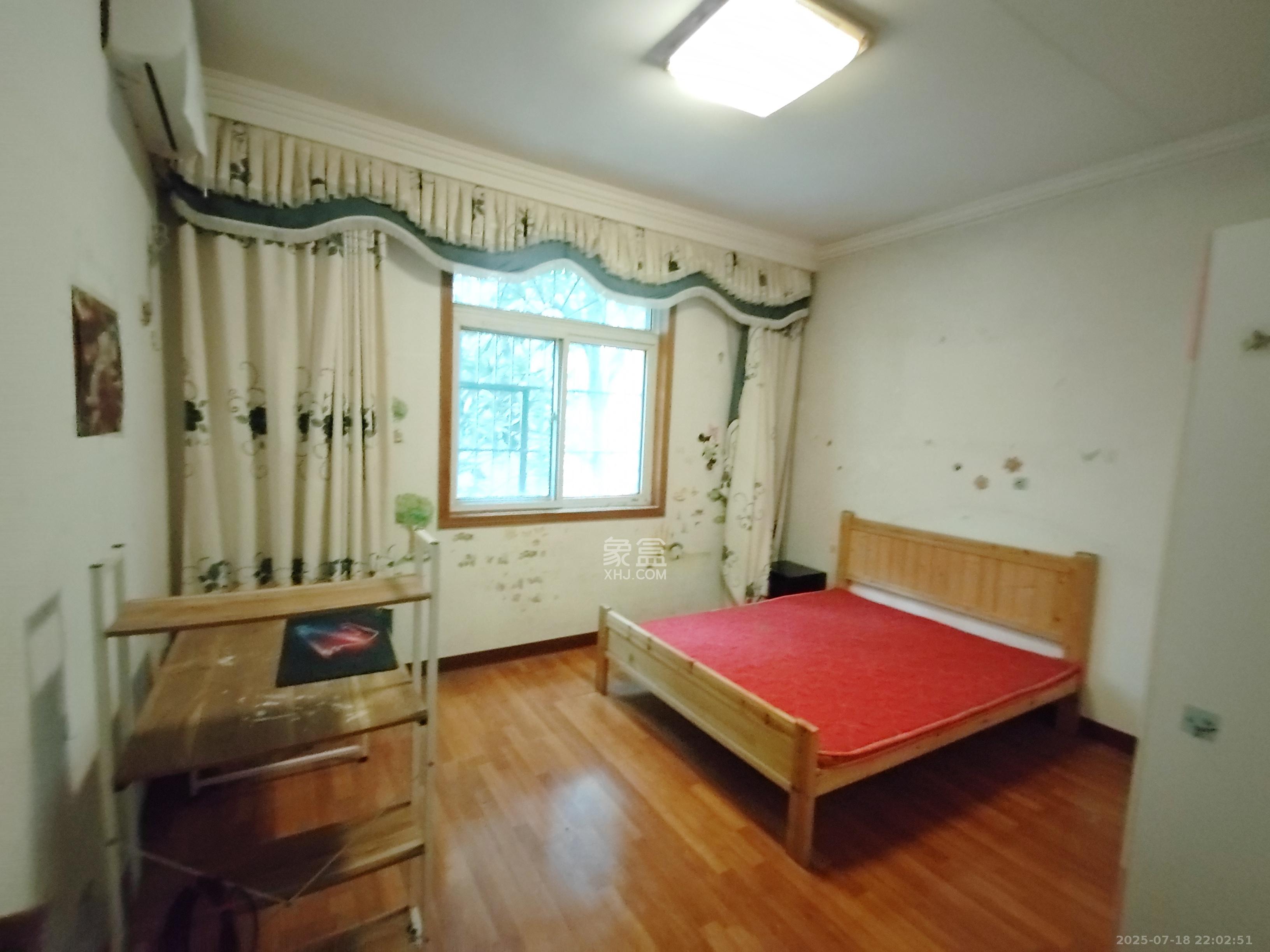 欣安小区  4室2厅2卫    1800.0元/月 欣安小区  4室2厅2卫    1800.0元/月室内图