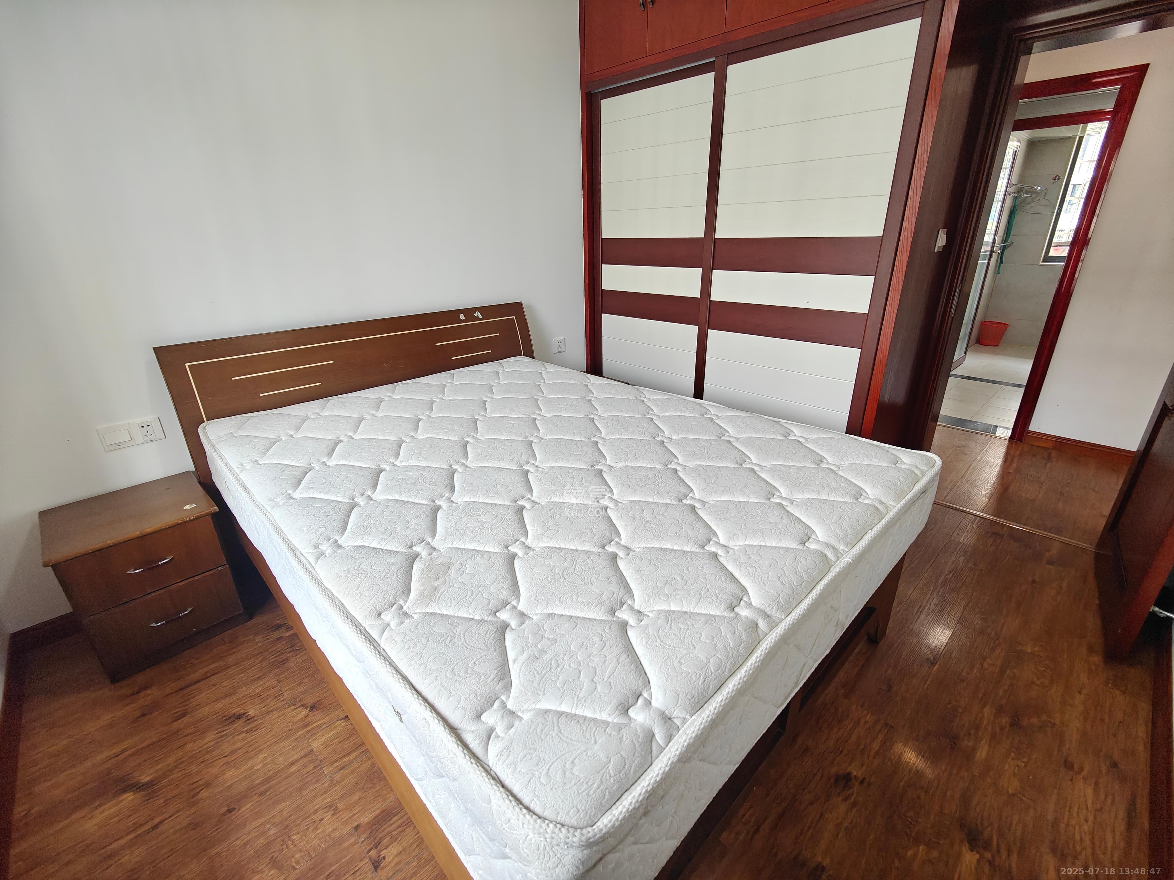 西子湖畔沃府  4室2厅2卫   4200.00元/月室内图