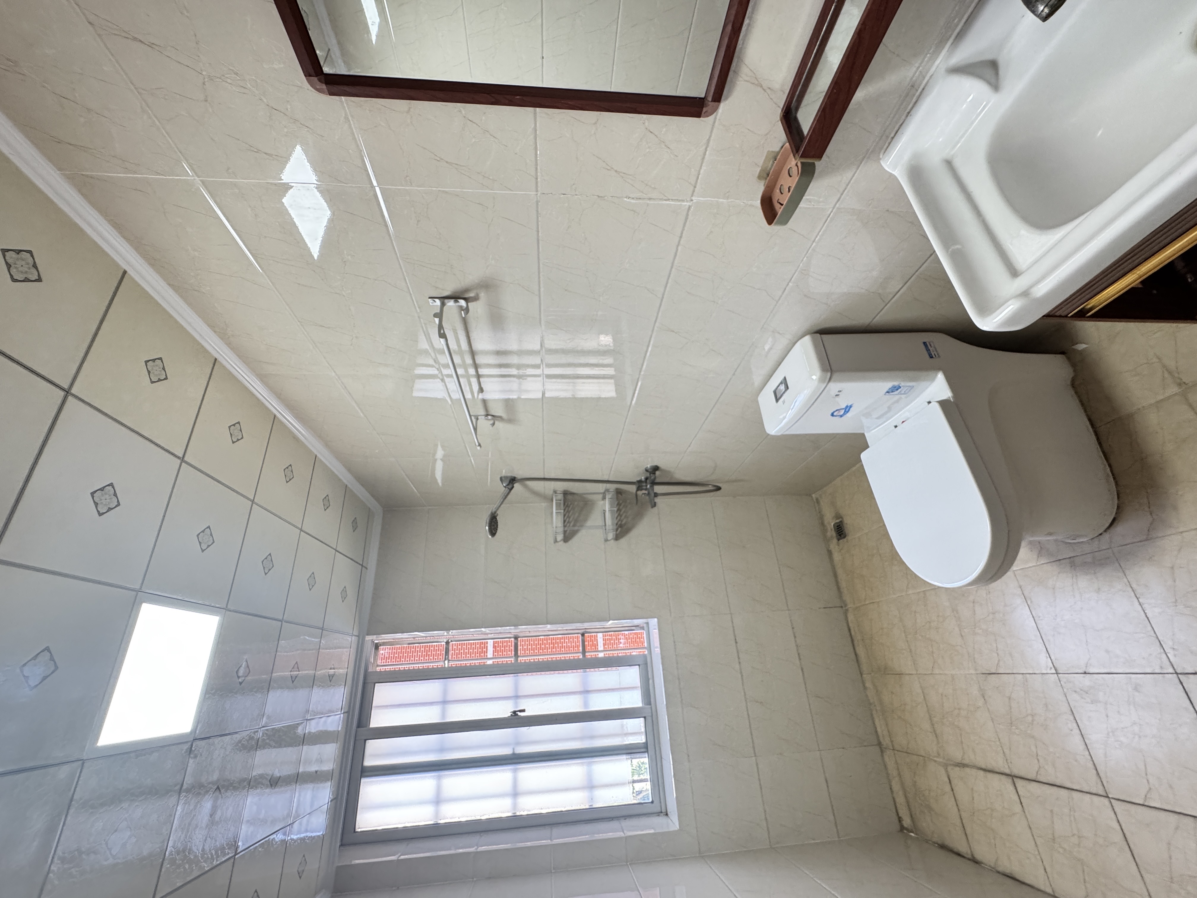 工商学院教工宿舍  3室2厅2卫    2600.0元/月 工商学院教工宿舍  3室2厅2卫    2600.0元/月室内图