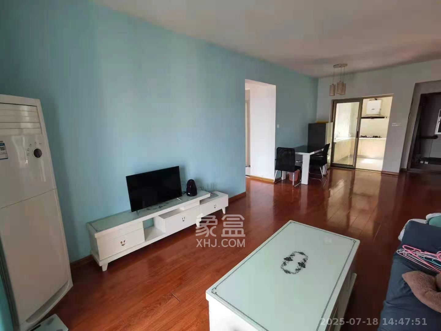 荣盛花语书苑  3室2厅1卫    2500.0元/月 荣盛花语书苑  3室2厅1卫    2500.0元/月室内图