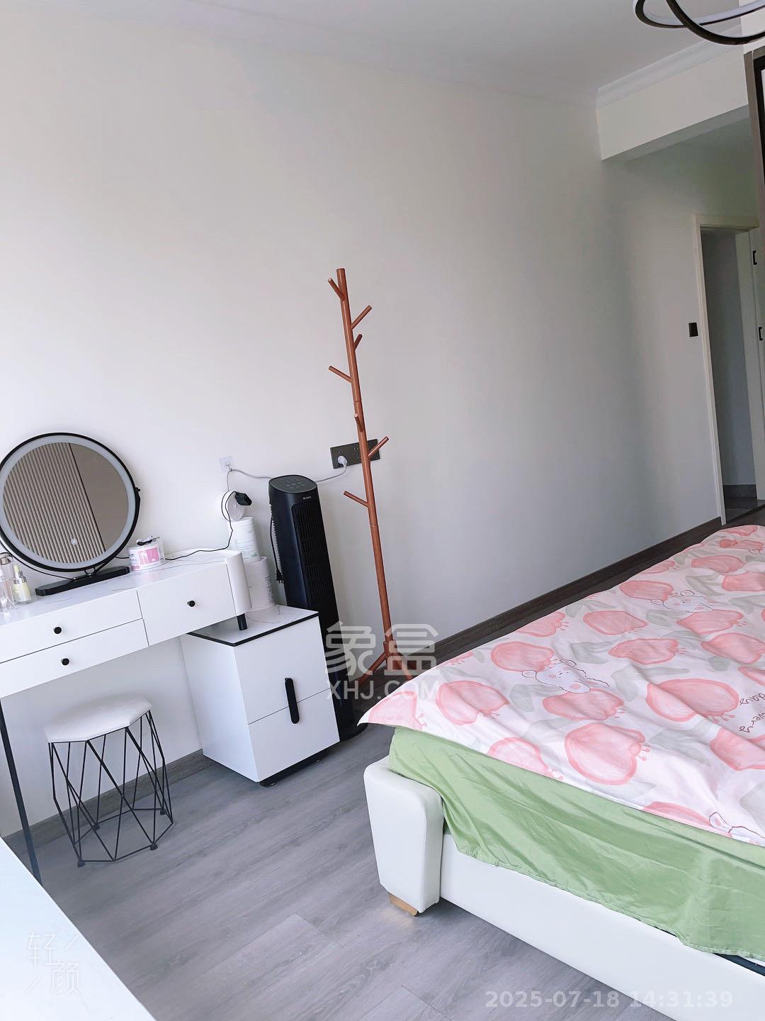 骏景豪庭  3室2厅2卫    2200.0元/月 骏景豪庭  3室2厅2卫    2200.0元/月室内图