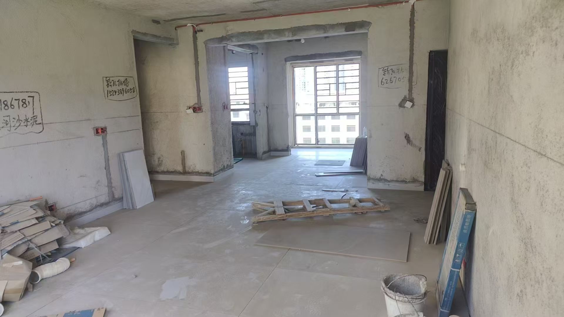 悦江山 4室2厅2卫 78.0万 悦江山 4室2厅2卫 78.0万客厅