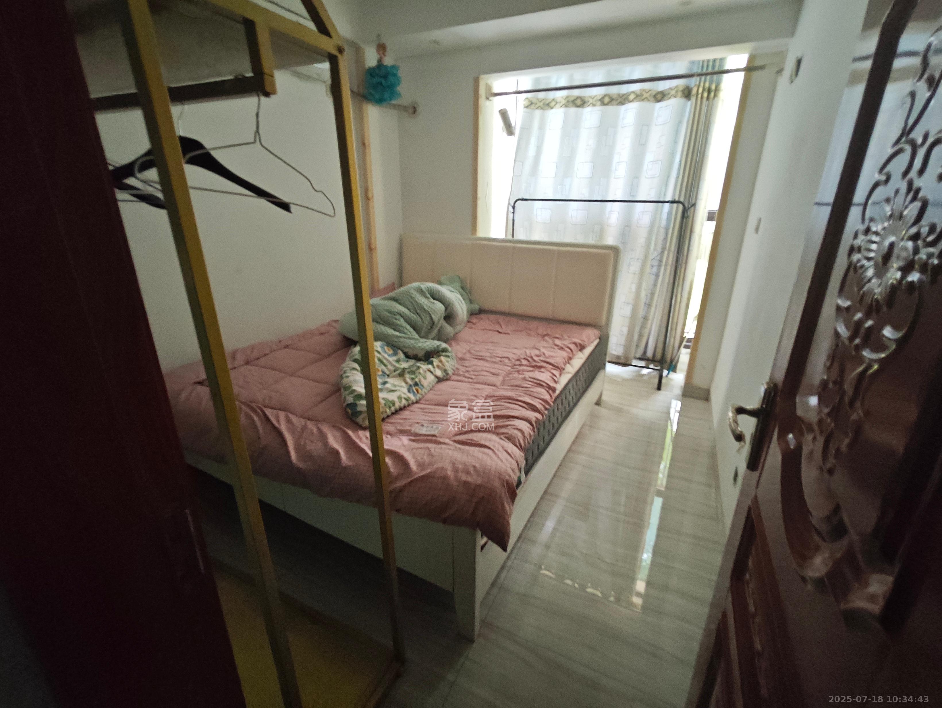 绿地之窗  2室1厅2卫   1500.00元/月室内图