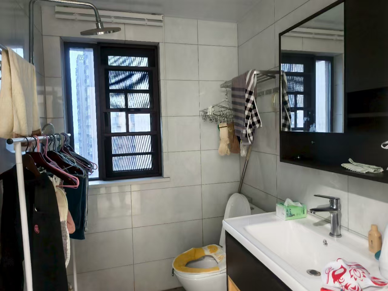 愿景朗悦府  3室2厅1卫   2200.00元/月室内图