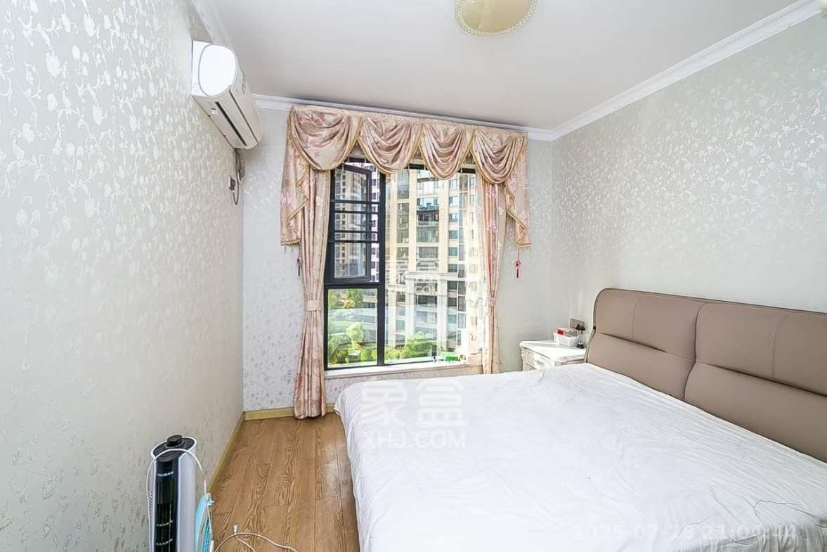 江山如画  3室2厅2卫    3500.0元/月 江山如画  3室2厅2卫    3500.0元/月室内图