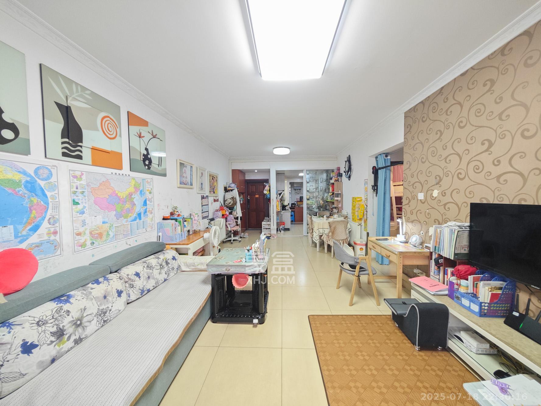 宏聚地中海  2室2厅1卫   68.00万客厅