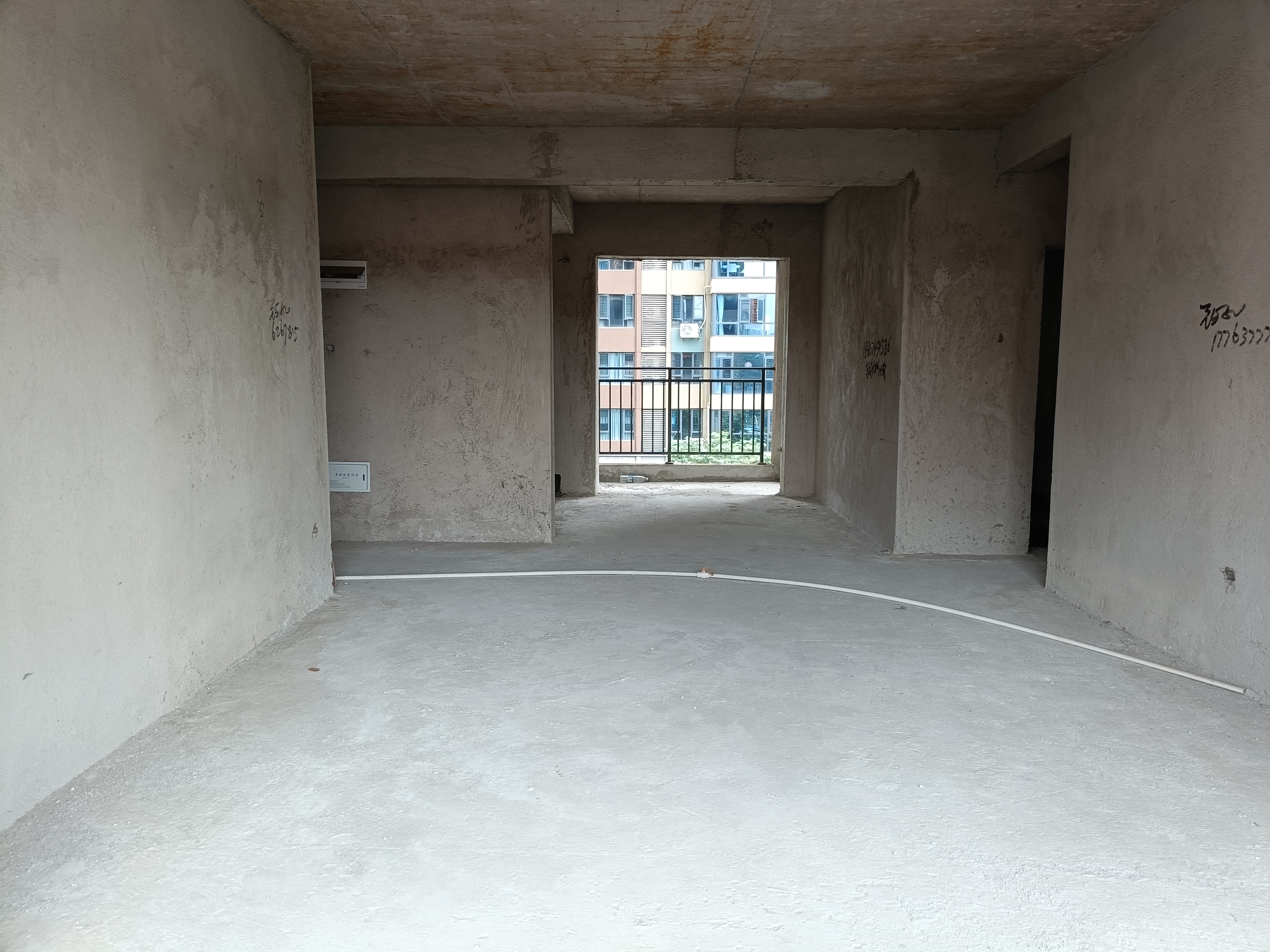 城市公园 5室2厅2卫 72.0万 城市公园 5室2厅2卫 72.0万客厅