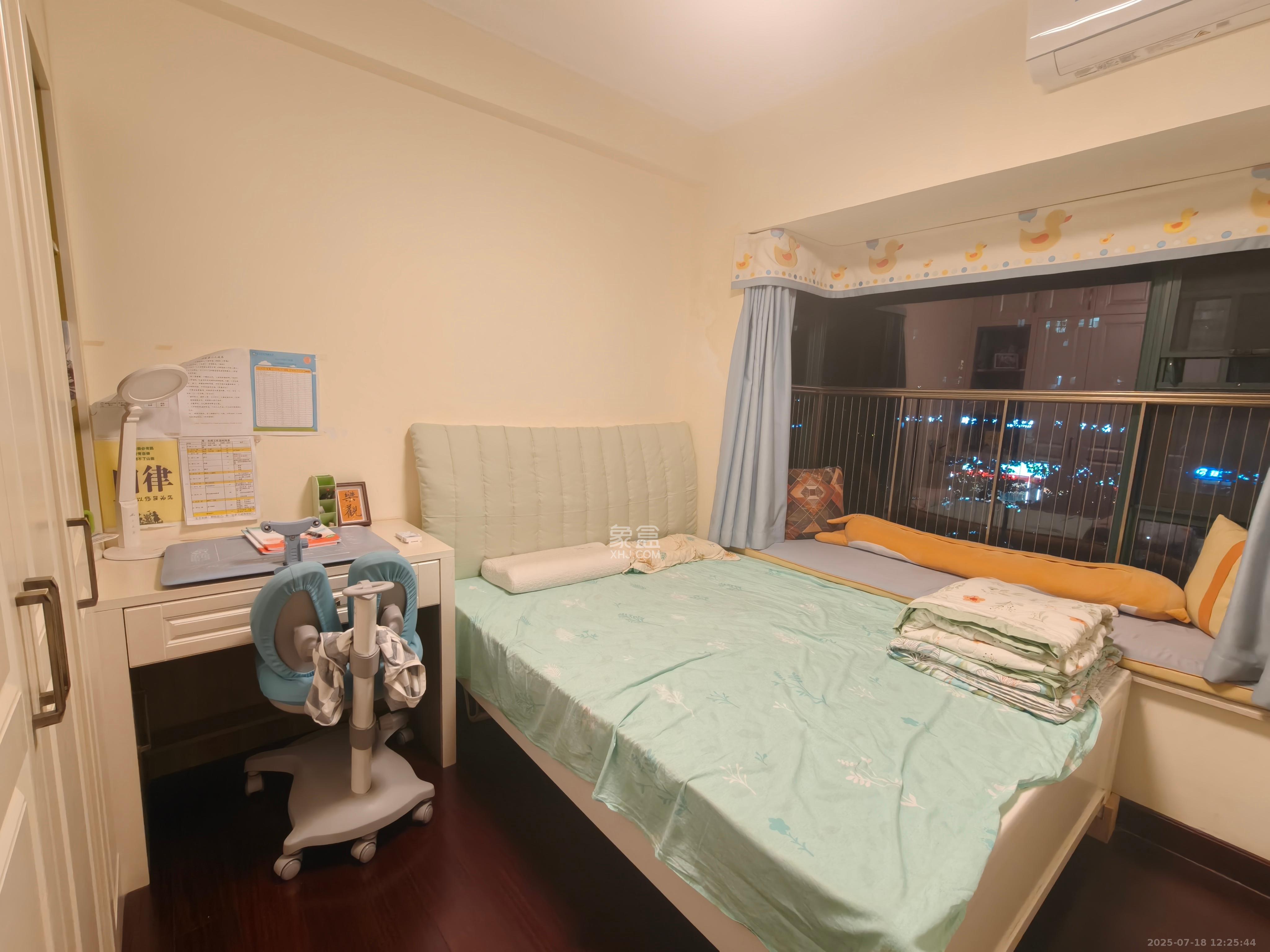 恒大翡翠华庭  1室2厅2卫    2200.0元/月室内图