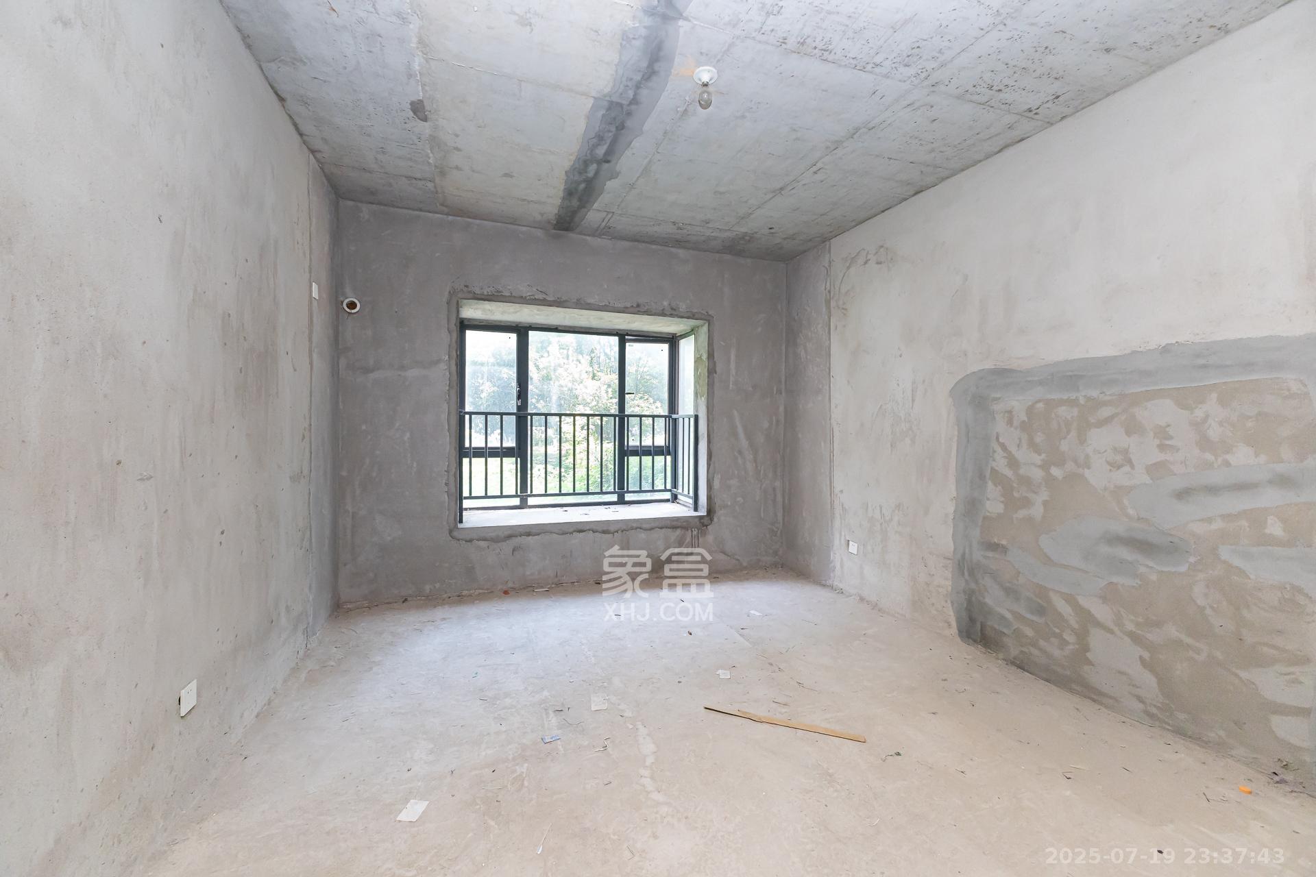 金湘苑(星澜之悦) 4室2厅1卫 136.8万 金湘苑(星澜之悦) 4室2厅1卫 136.8万卧室