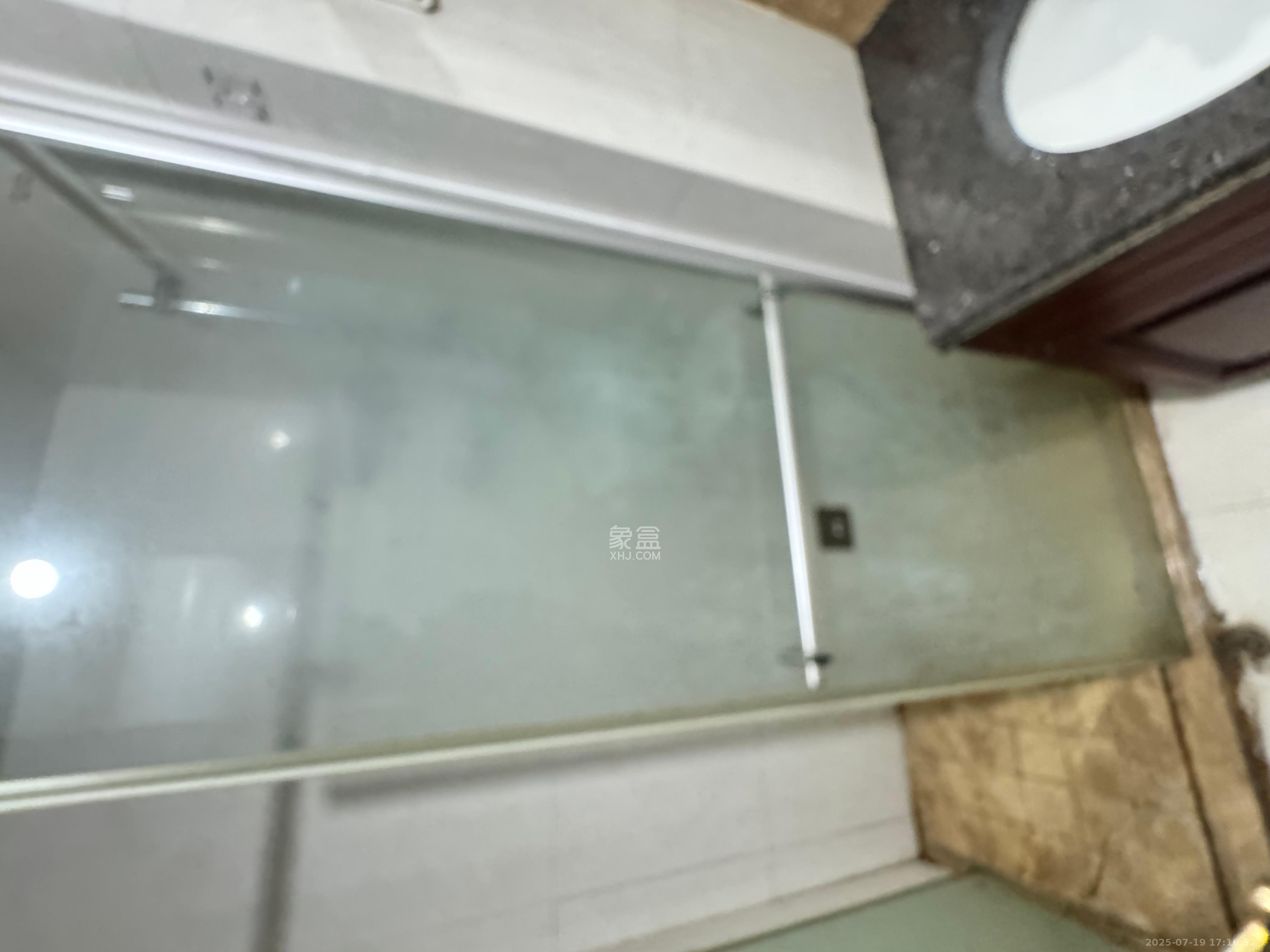 恒大华府  1室1厅1卫    1200.0元/月 恒大华府  1室1厅1卫    1200.0元/月室内图