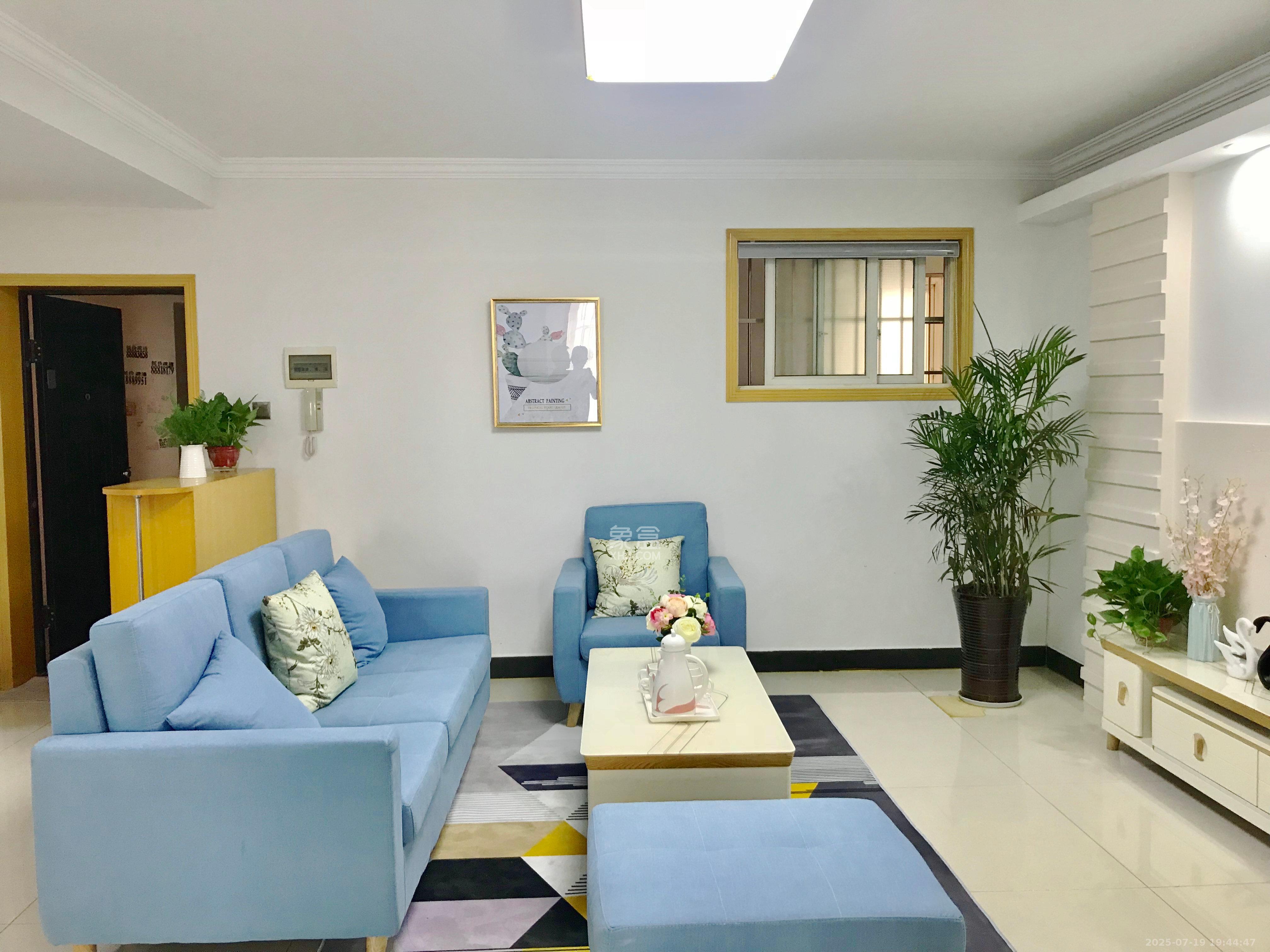 枫林美景  3室2厅1卫   2400.00元/月室内图
