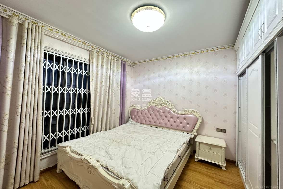 振业城一期  3室2厅2卫    3600.0元/月 振业城一期  3室2厅2卫    3600.0元/月室内图