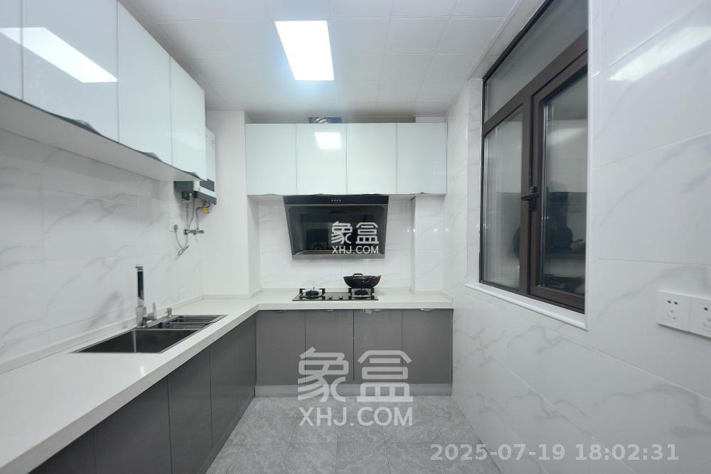 中建江山壹号  4室2厅2卫   7700.00元/月室内图