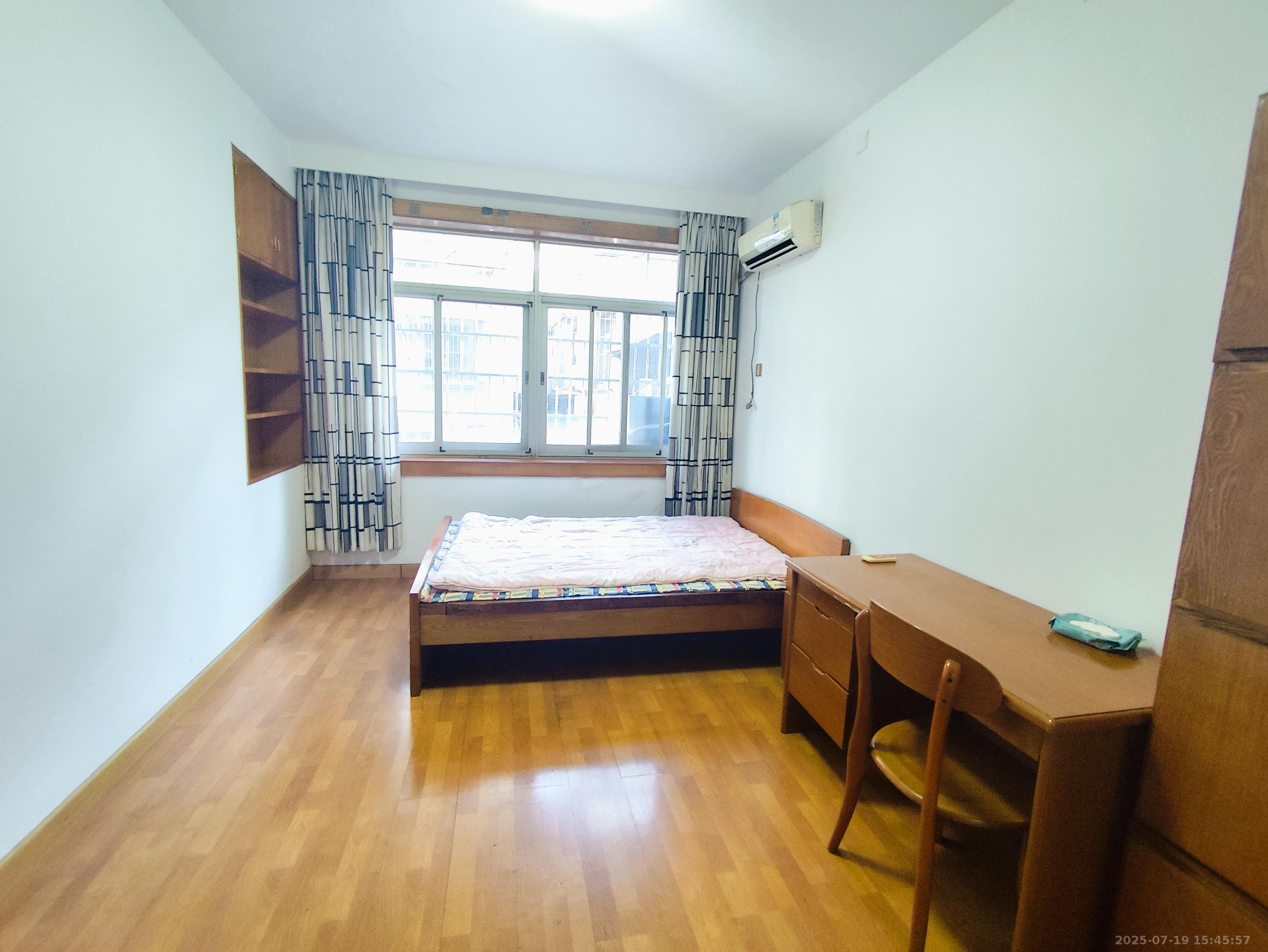 中山路散盘 5室1厅1卫 2500.0元/月 中山路散盘 5室1厅1卫 2500.0元/月室内图