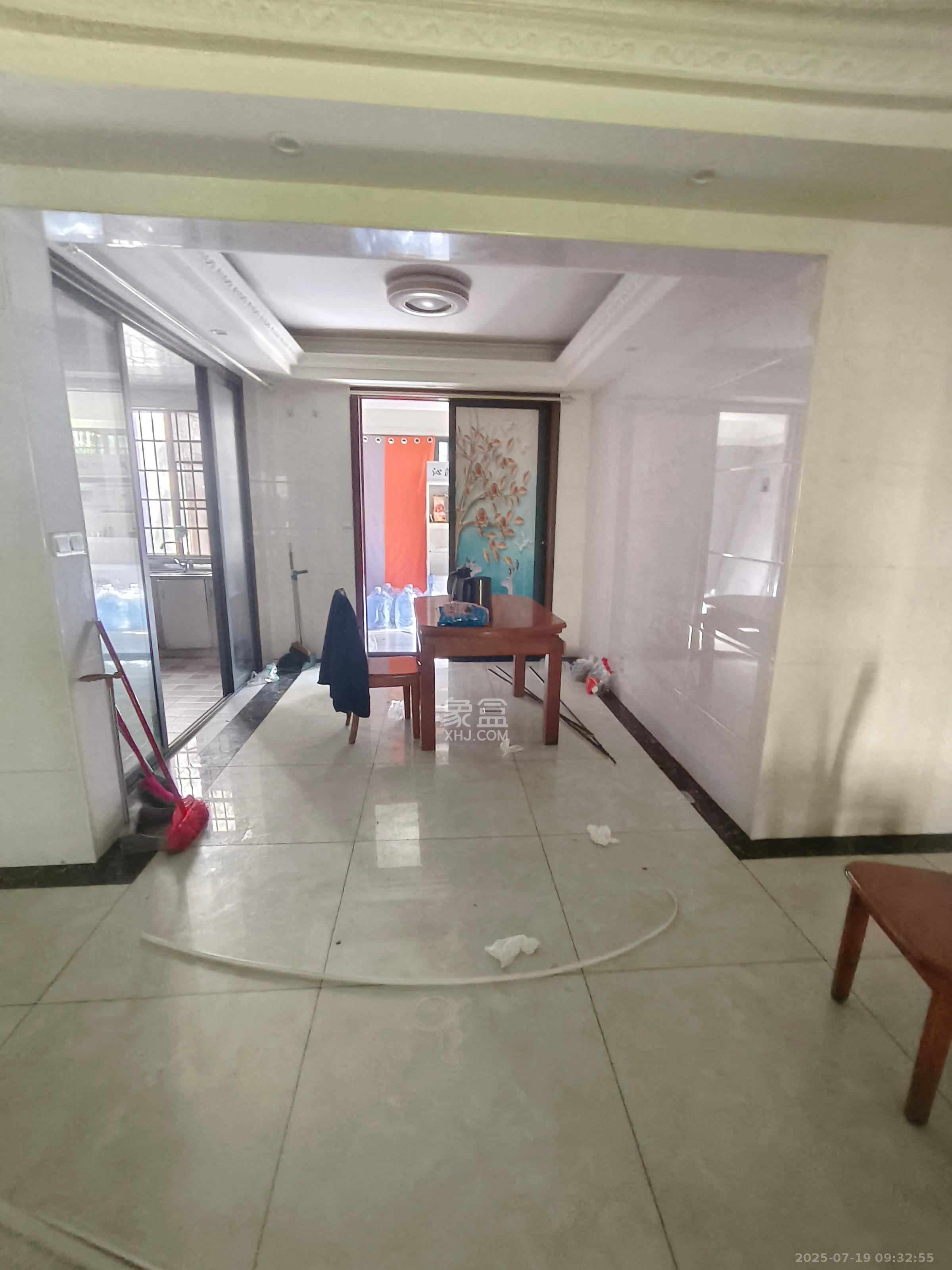 长房时代城  4室2厅2卫    3550.0元/月 长房时代城  4室2厅2卫    3550.0元/月室内图