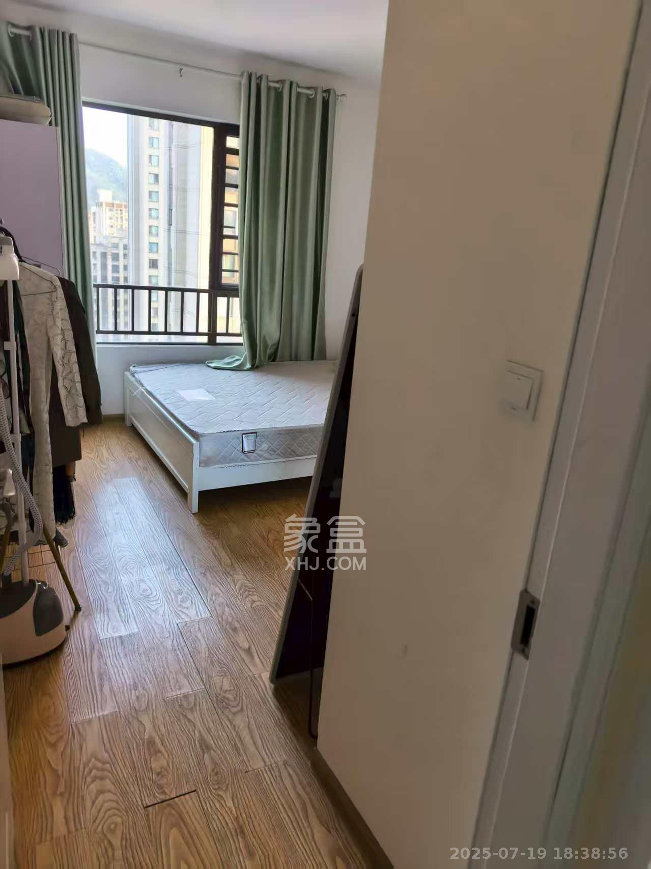 金茂梅溪湖 3室2厅1卫 2500.0元/月 金茂梅溪湖 3室2厅1卫 2500.0元/月室内图