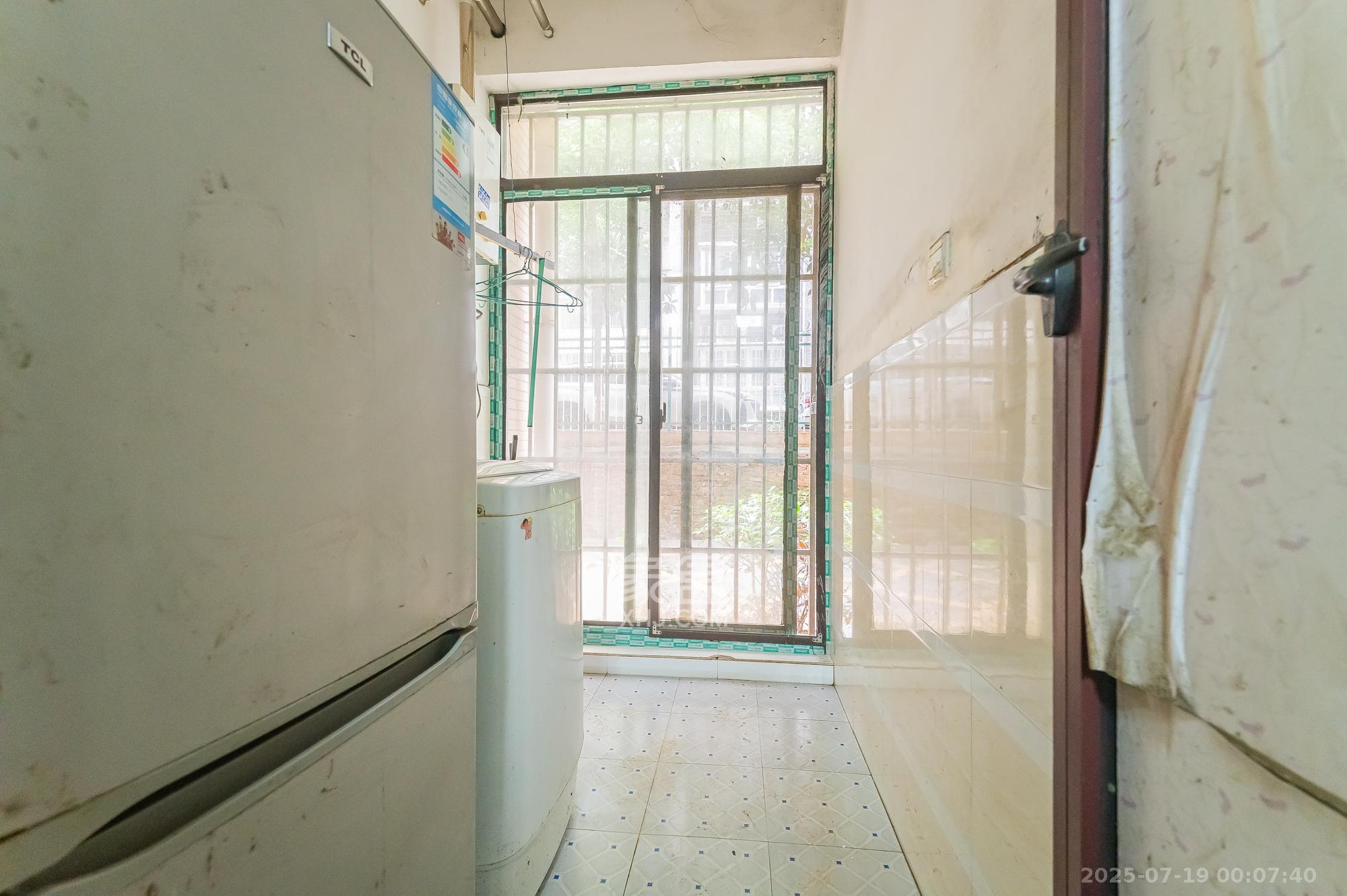 圆梦康乐城  1室1厅1卫    22.8万 圆梦康乐城  1室1厅1卫    22.8万阳台