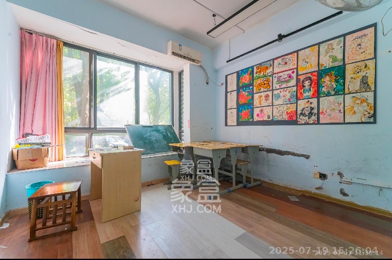 恒基凯旋门一二期  4室2厅2卫    5000.0元/月室内图