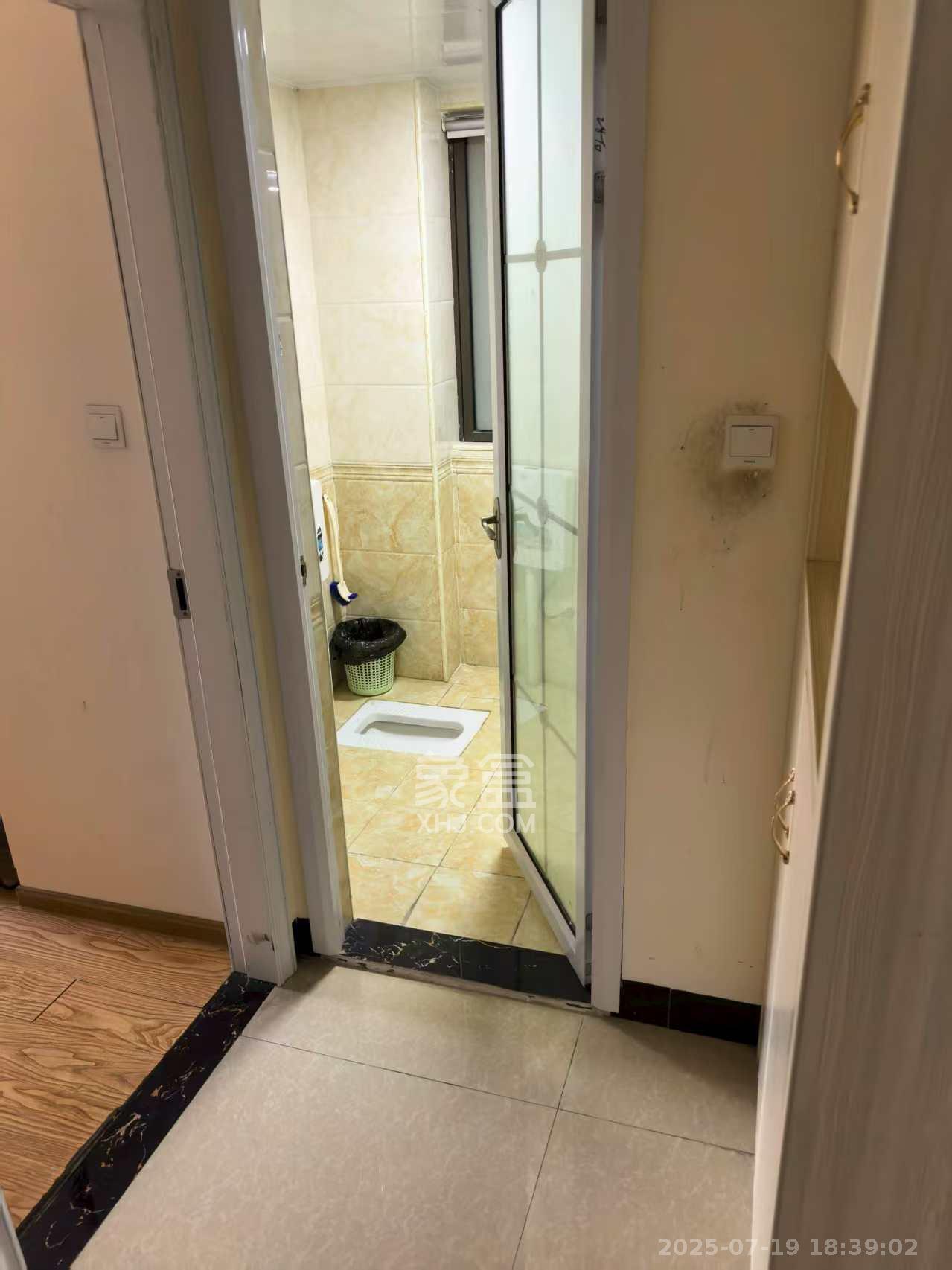 金茂梅溪湖 3室2厅1卫 2500.0元/月 金茂梅溪湖 3室2厅1卫 2500.0元/月室内图