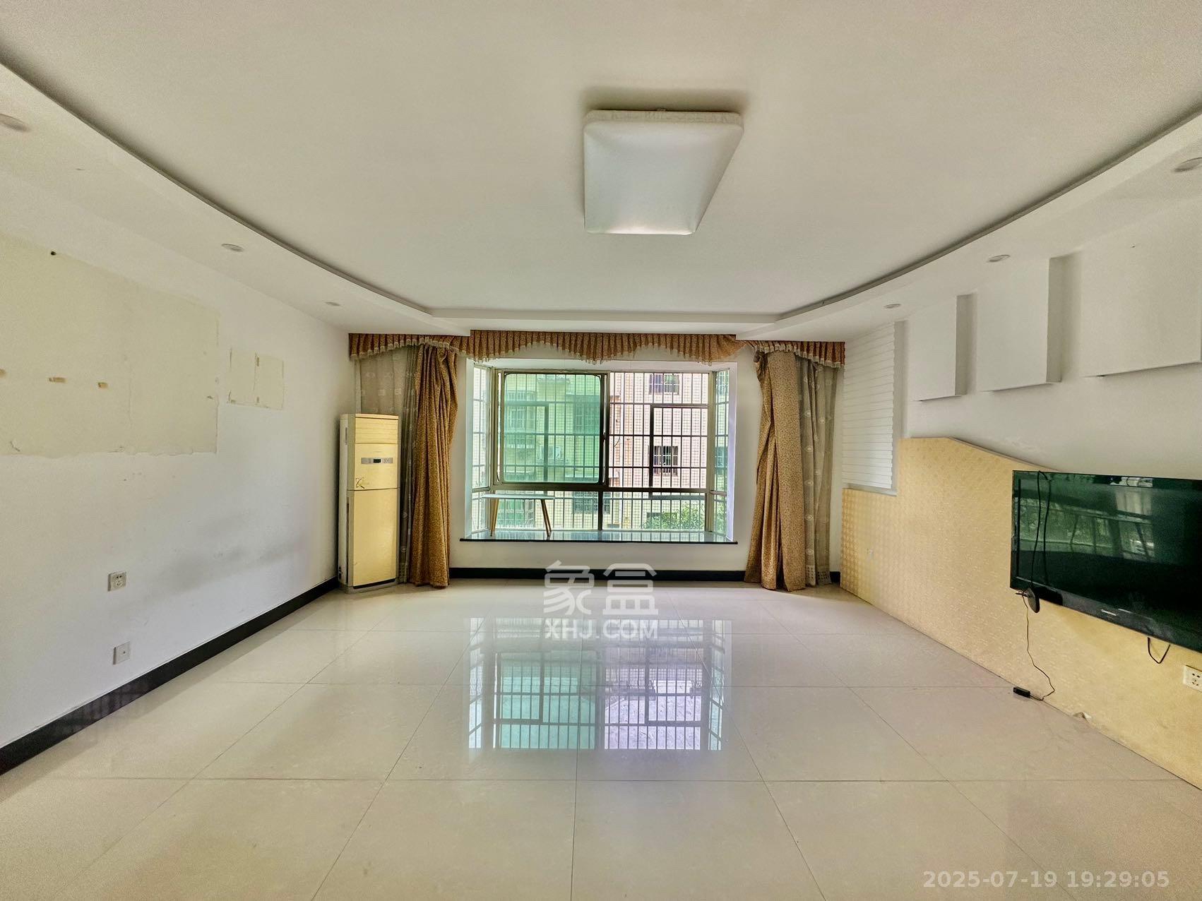 金星景园  4室2厅2卫    2600.0元/月 金星景园  4室2厅2卫    2600.0元/月室内图