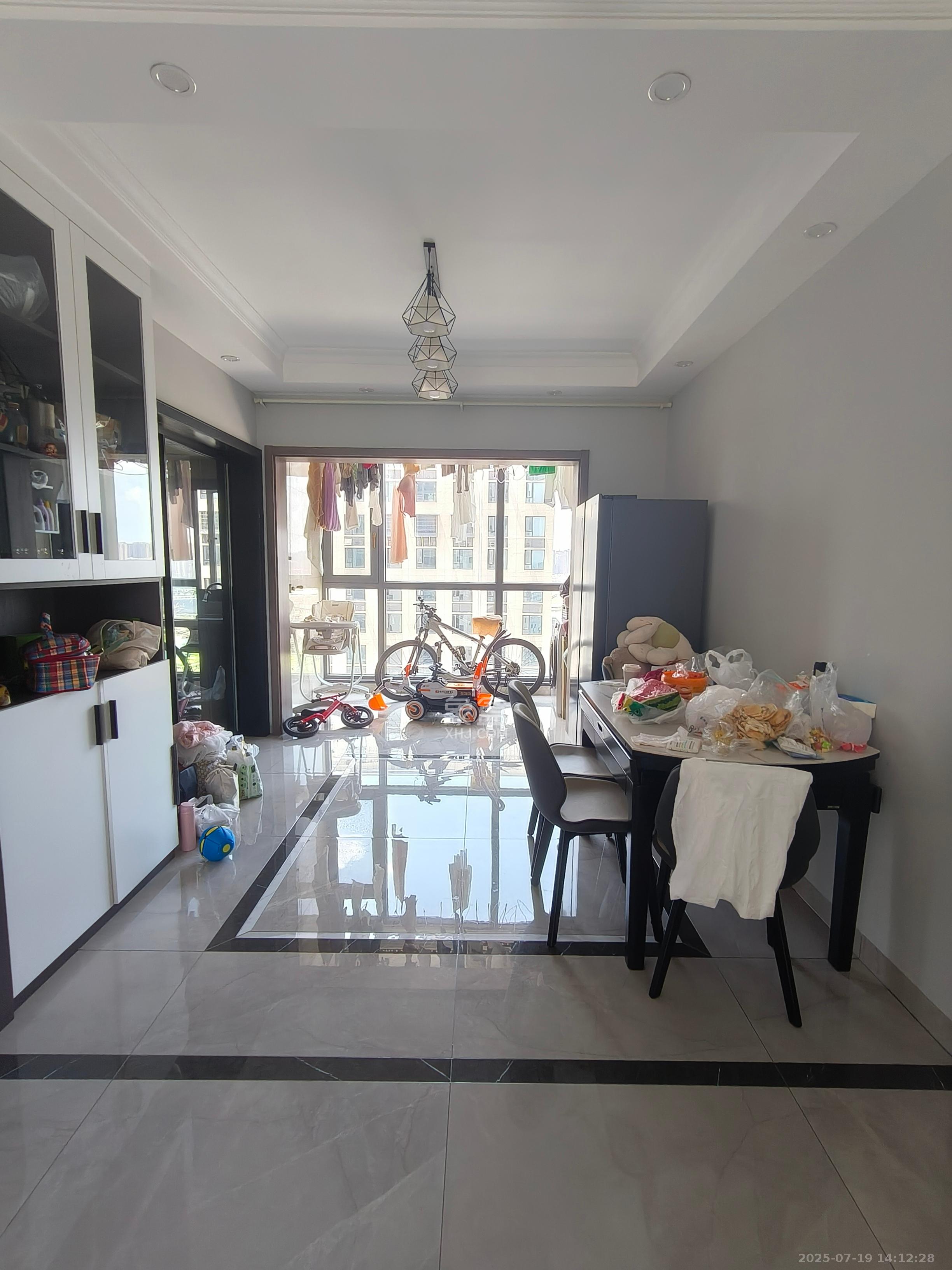 金科天悦(金科美邻汇)  3室2厅2卫    3500.0元/月 金科天悦(金科美邻汇)  3室2厅2卫    3500.0元/月室内图