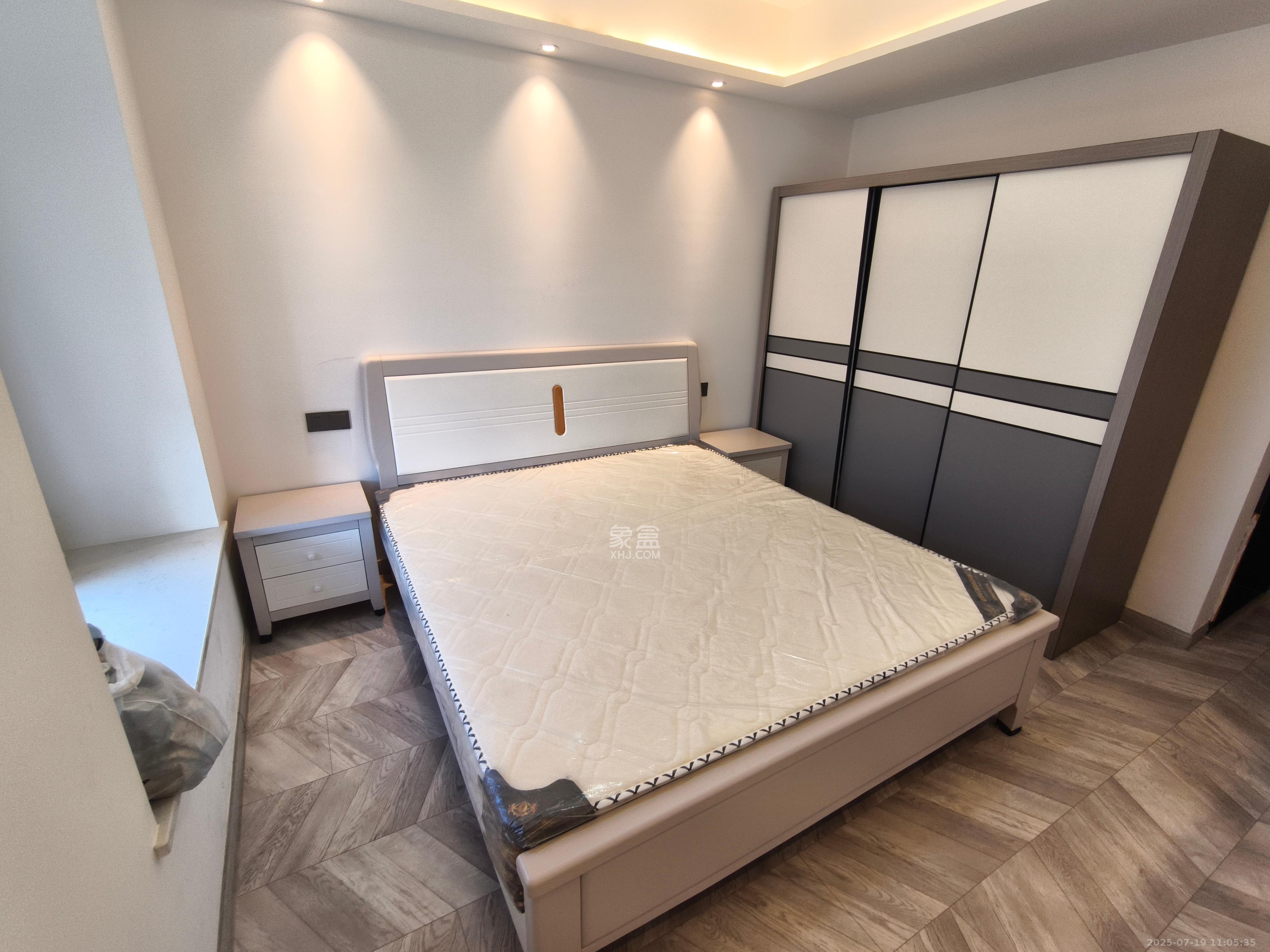 臻园  4室2厅2卫   3800.00元/月室内图