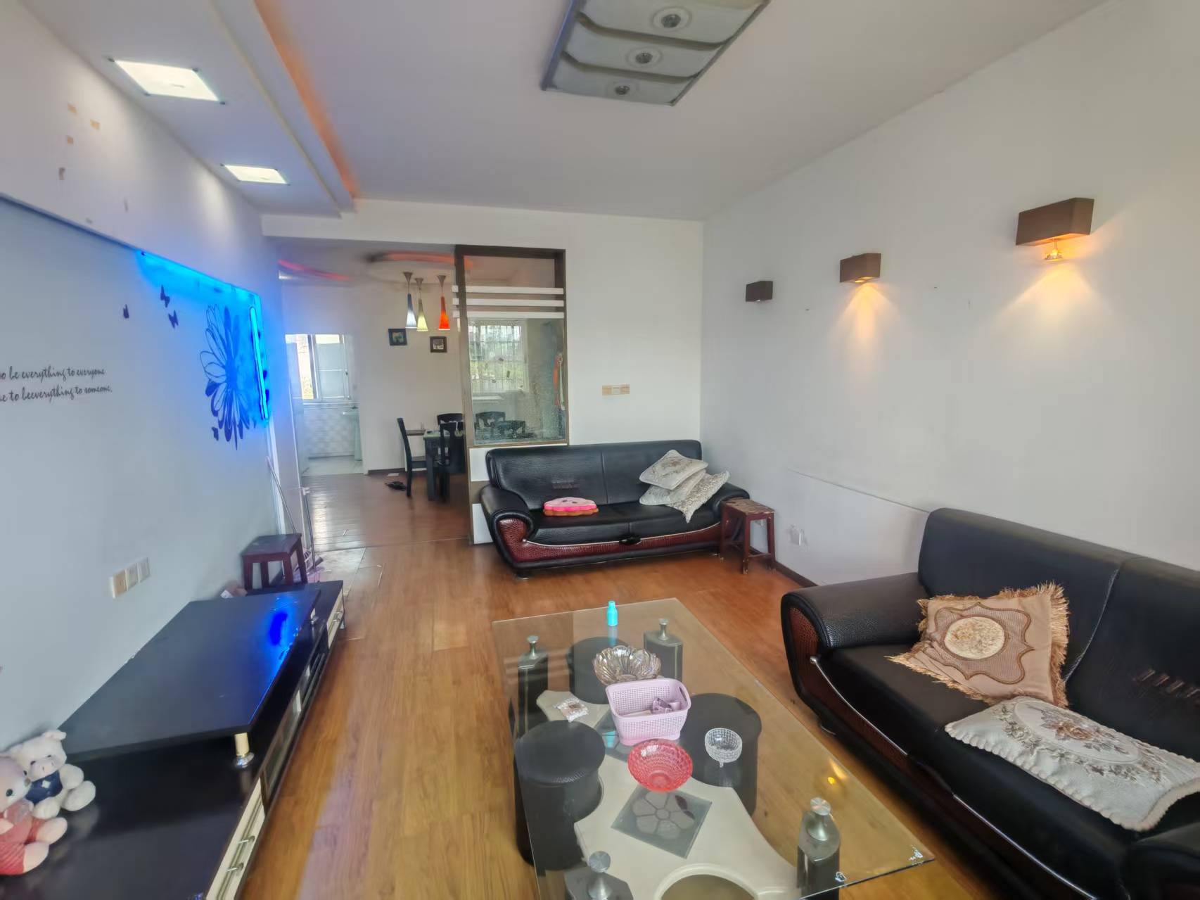 钻石家园  3室2厅2卫    26.8万 钻石家园  3室2厅2卫    26.8万室内图