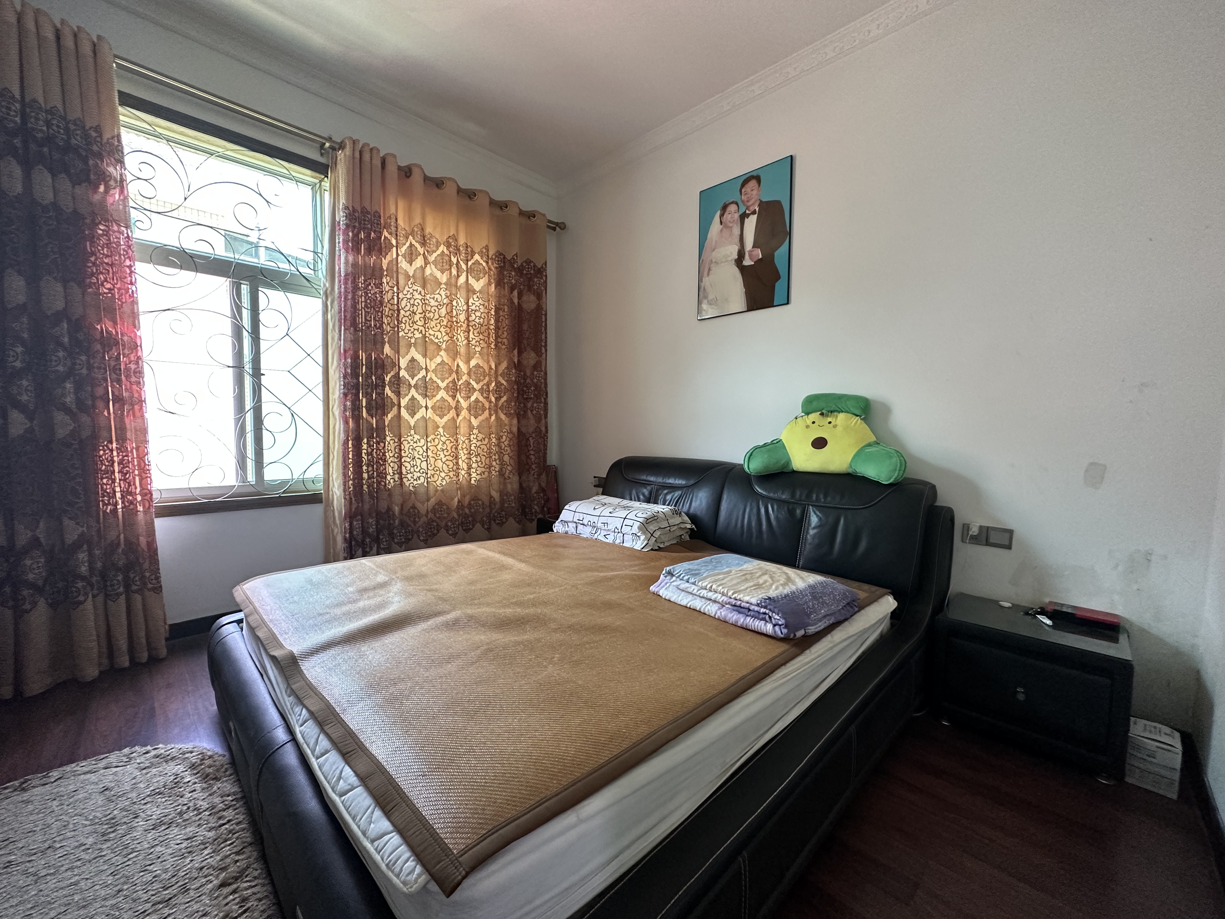 珠江花园  5室2厅3卫    268.0万 珠江花园  5室2厅3卫    268.0万室内图