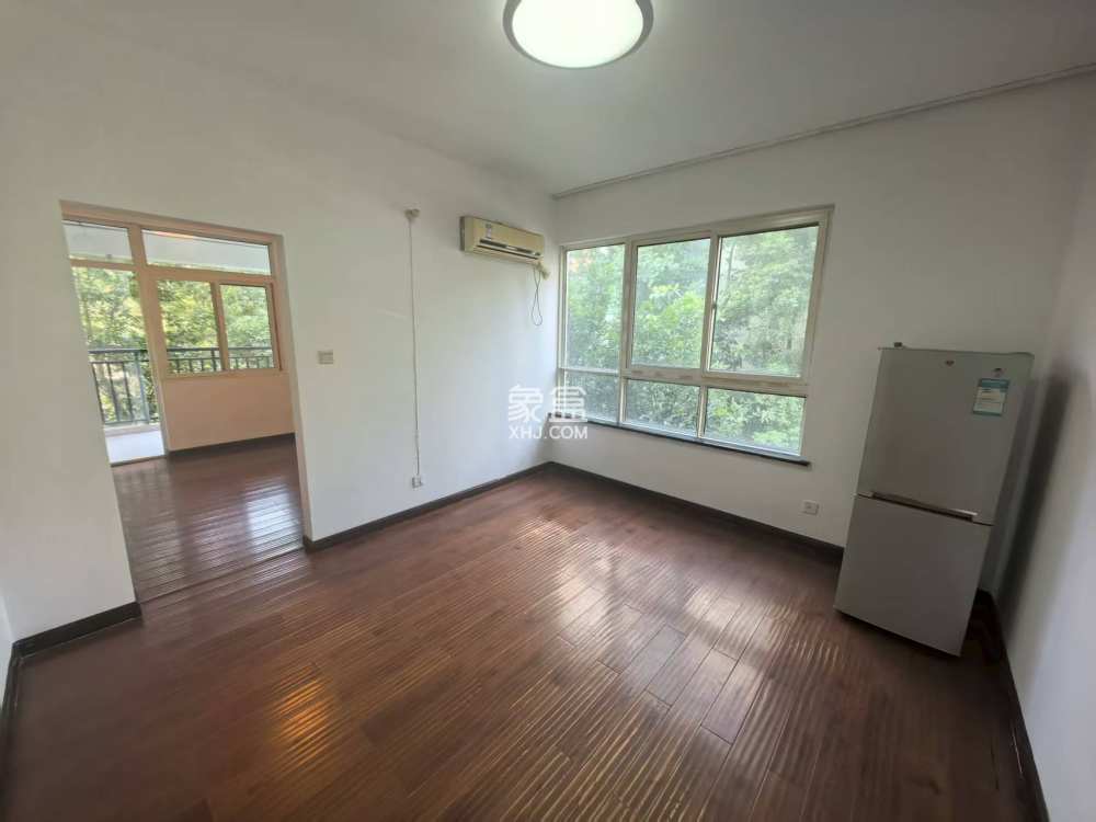 莱茵小镇  1室1厅1卫    23.2万