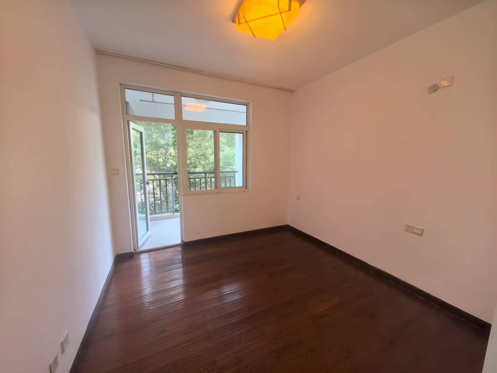 莱茵小镇 1室1厅1卫 23.2万 莱茵小镇 1室1厅1卫 23.2万室内图