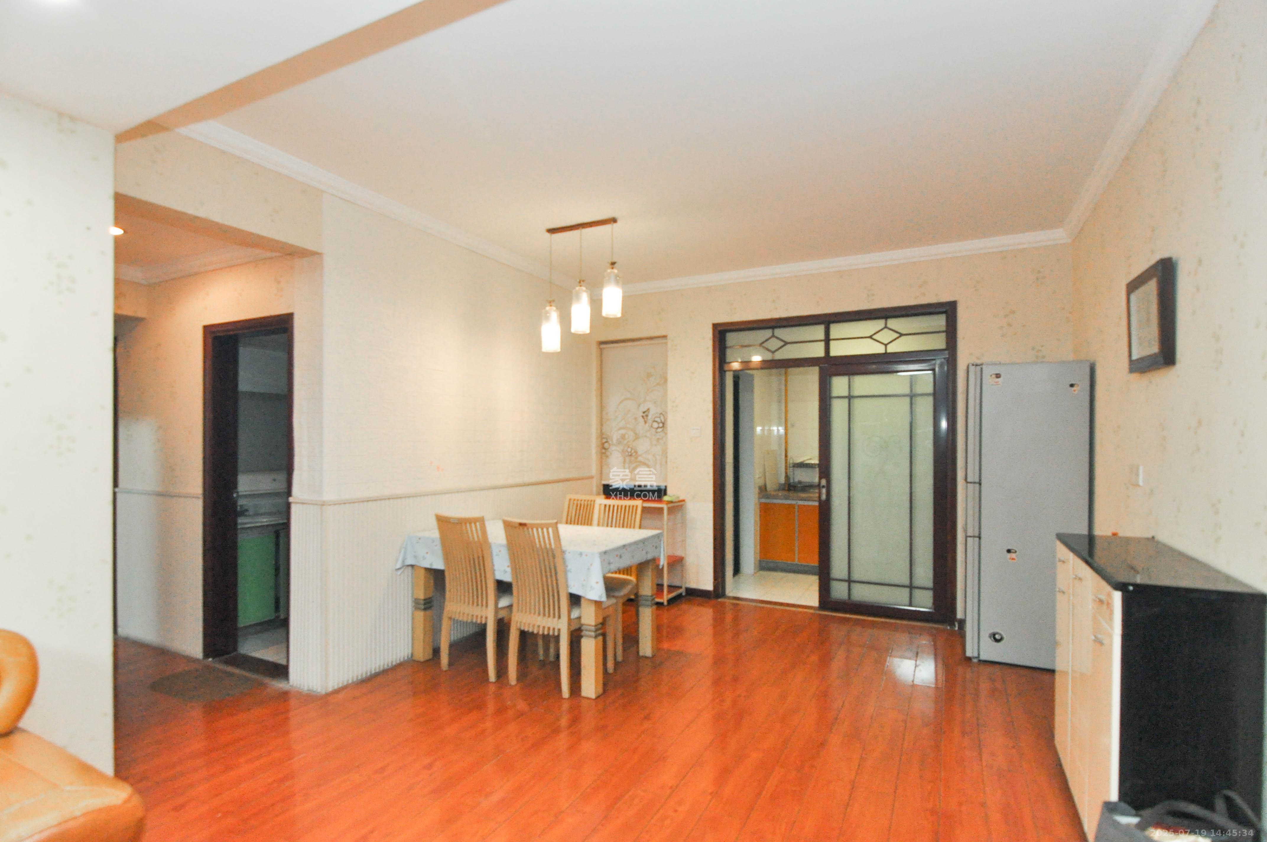 高鑫麓城 3室2厅2卫 125.0万 高鑫麓城 3室2厅2卫 125.0万其他