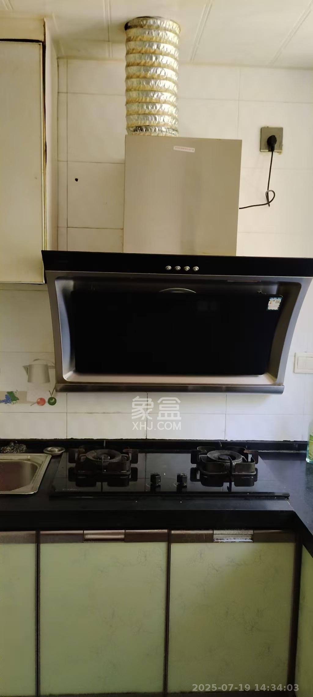 涉外花园 3室2厅1卫 2400.0元/月 涉外花园 3室2厅1卫 2400.0元/月室内图