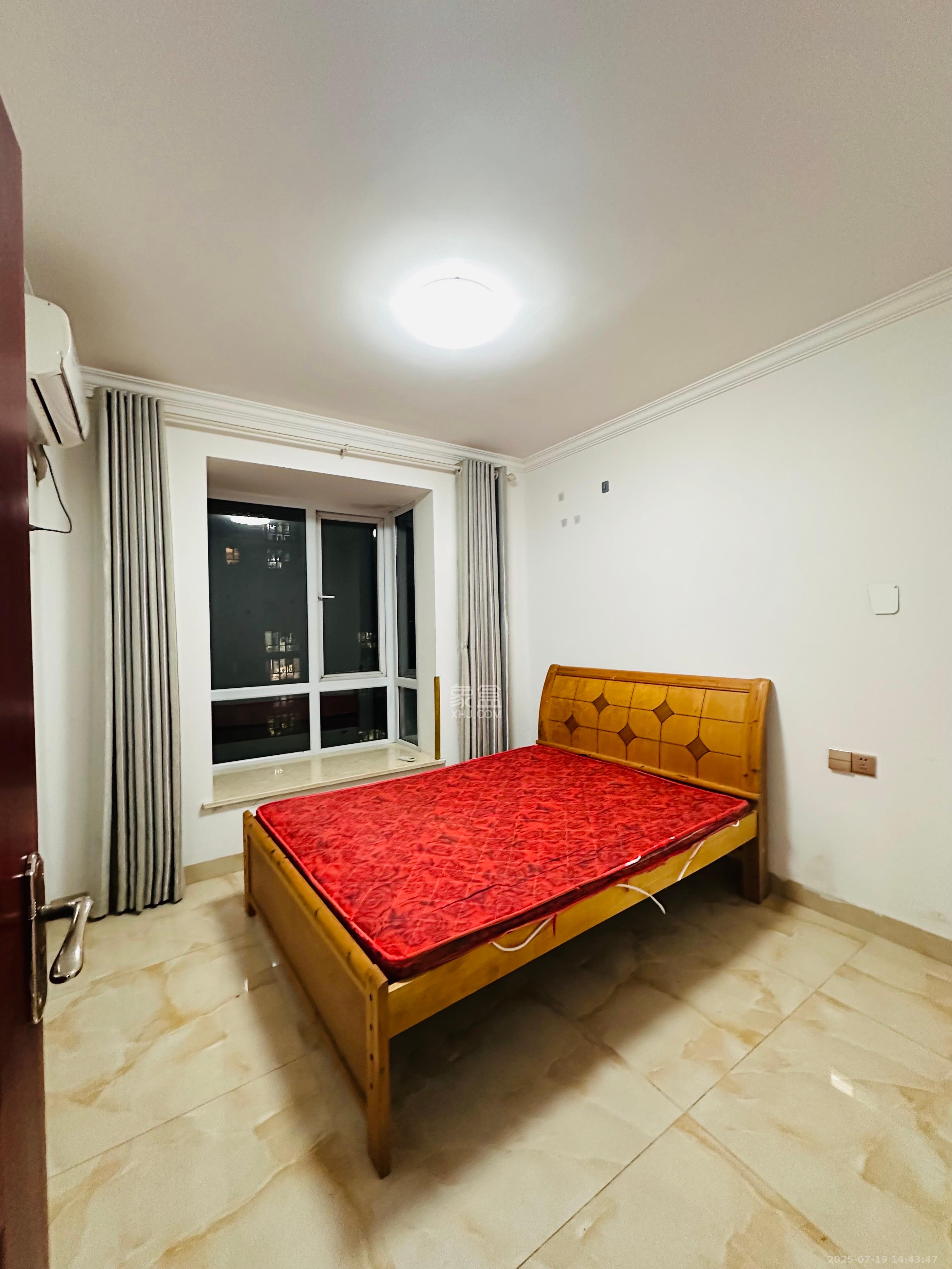 丽发新城 3室2厅2卫 2200.0元/月 丽发新城 3室2厅2卫 2200.0元/月室内图