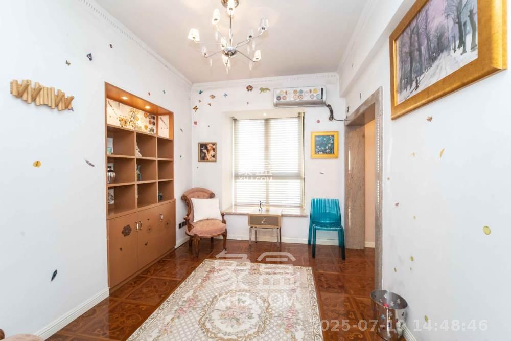 长房东郡  3室2厅2卫    4000.0元/月 长房东郡  3室2厅2卫    4000.0元/月室内图