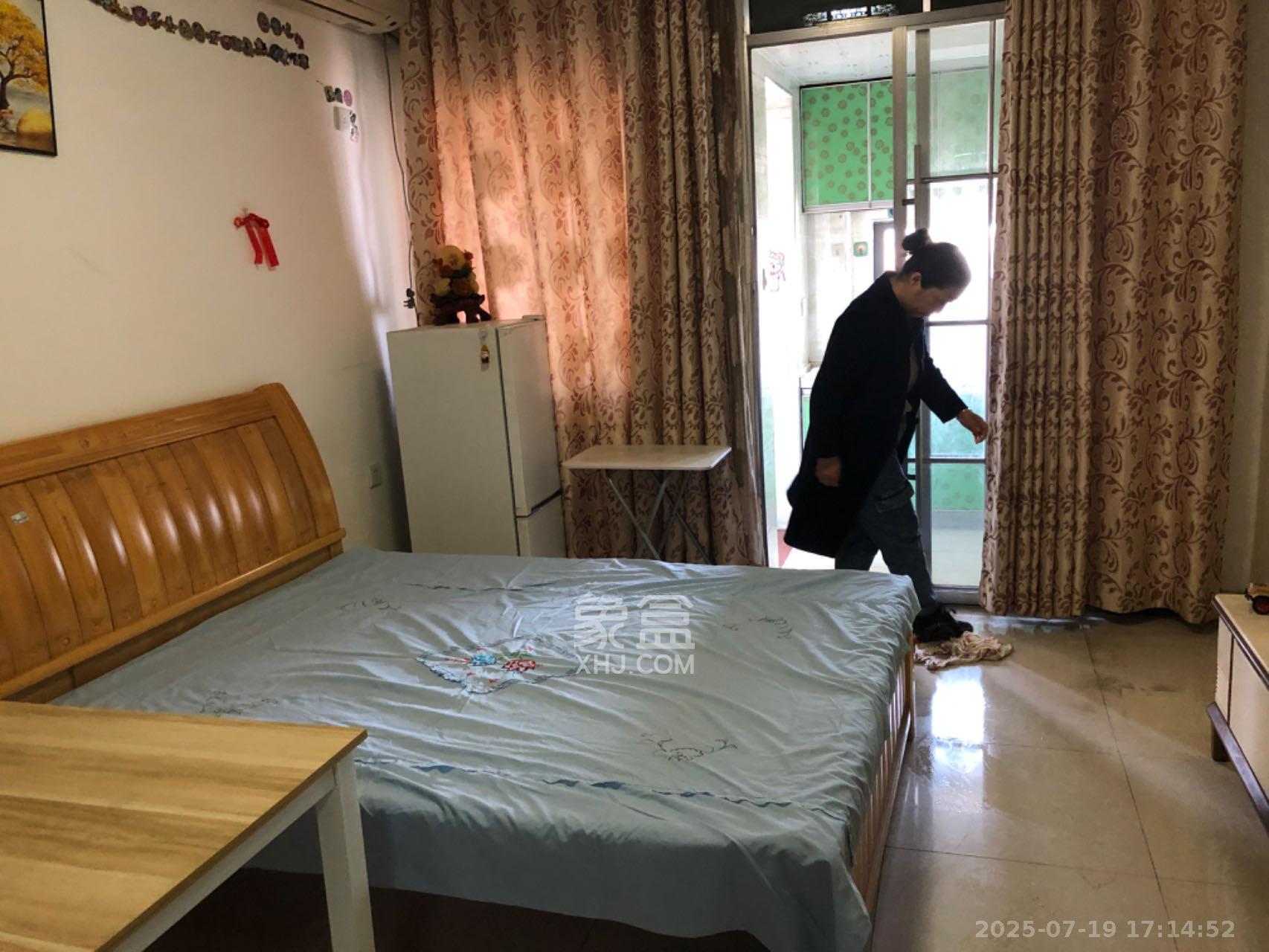 上峰苑(兰亭玥岛) 1室0厅1卫 1400.0元/月 上峰苑(兰亭玥岛) 1室0厅1卫 1400.0元/月室内图