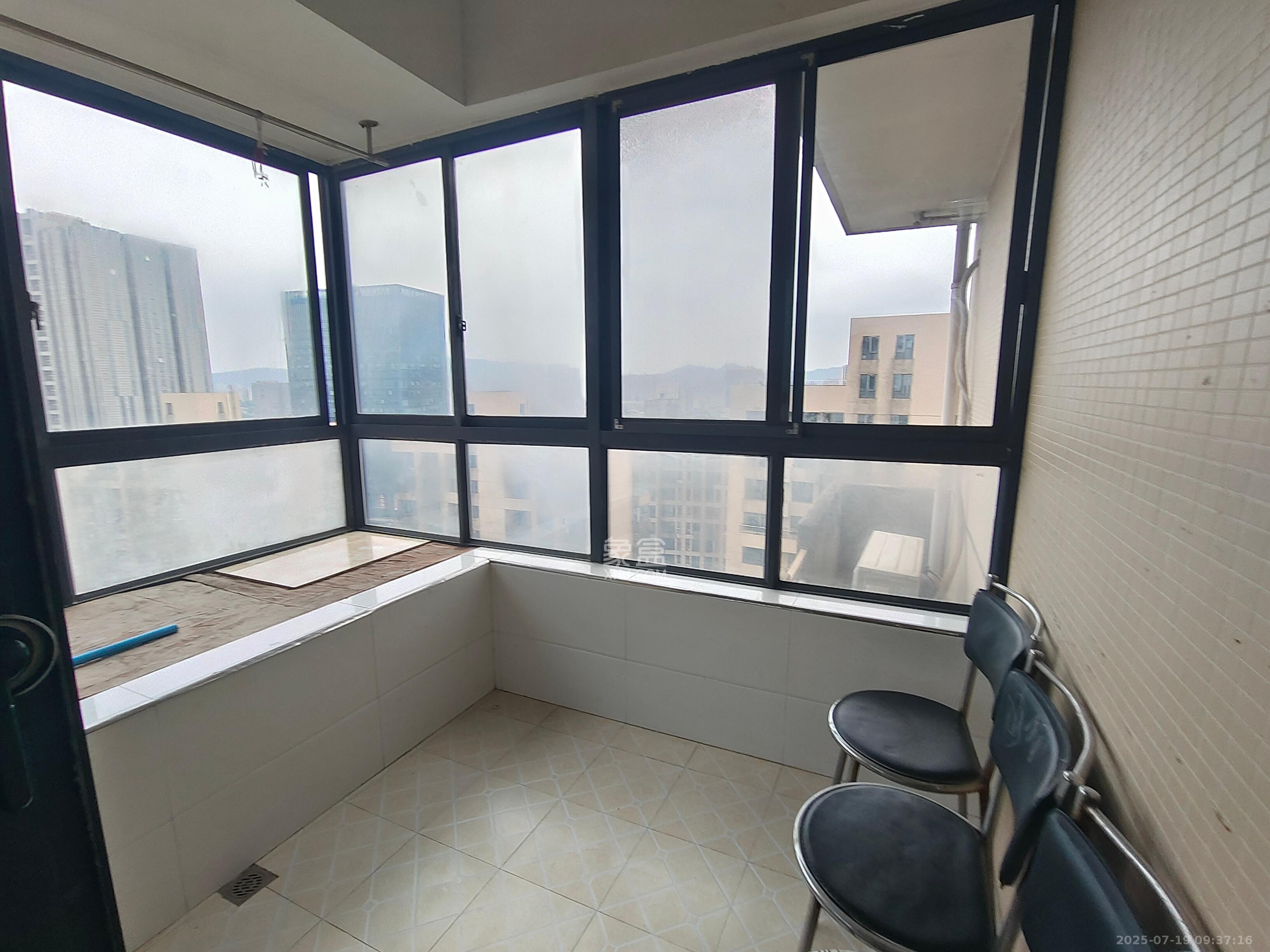 长房时代城  2室2厅1卫    2400.0元/月室内图